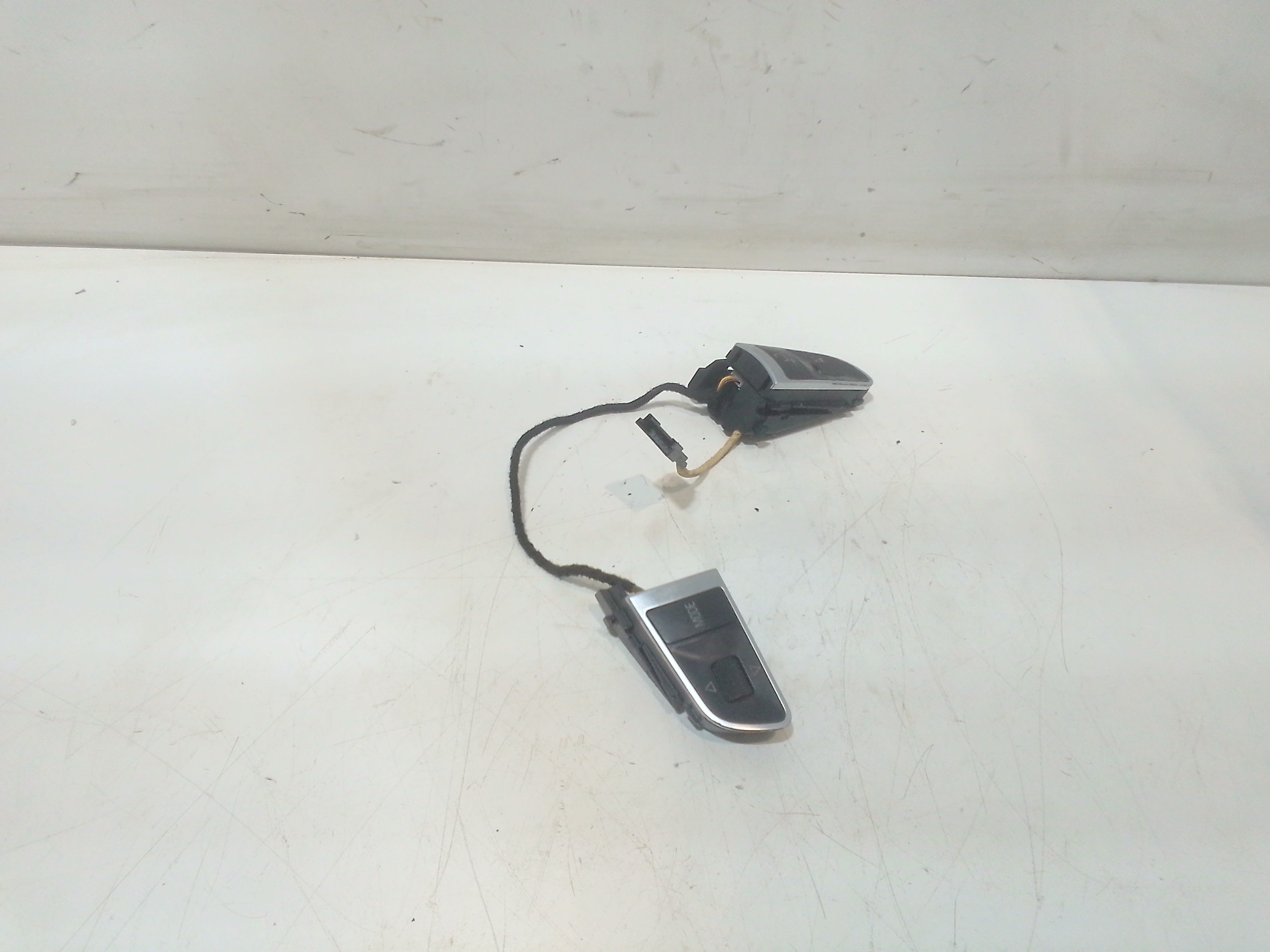 Comandi al volante multifunzione per Audi A4 Avant (8k5) (08>15) (2008 - 2015)