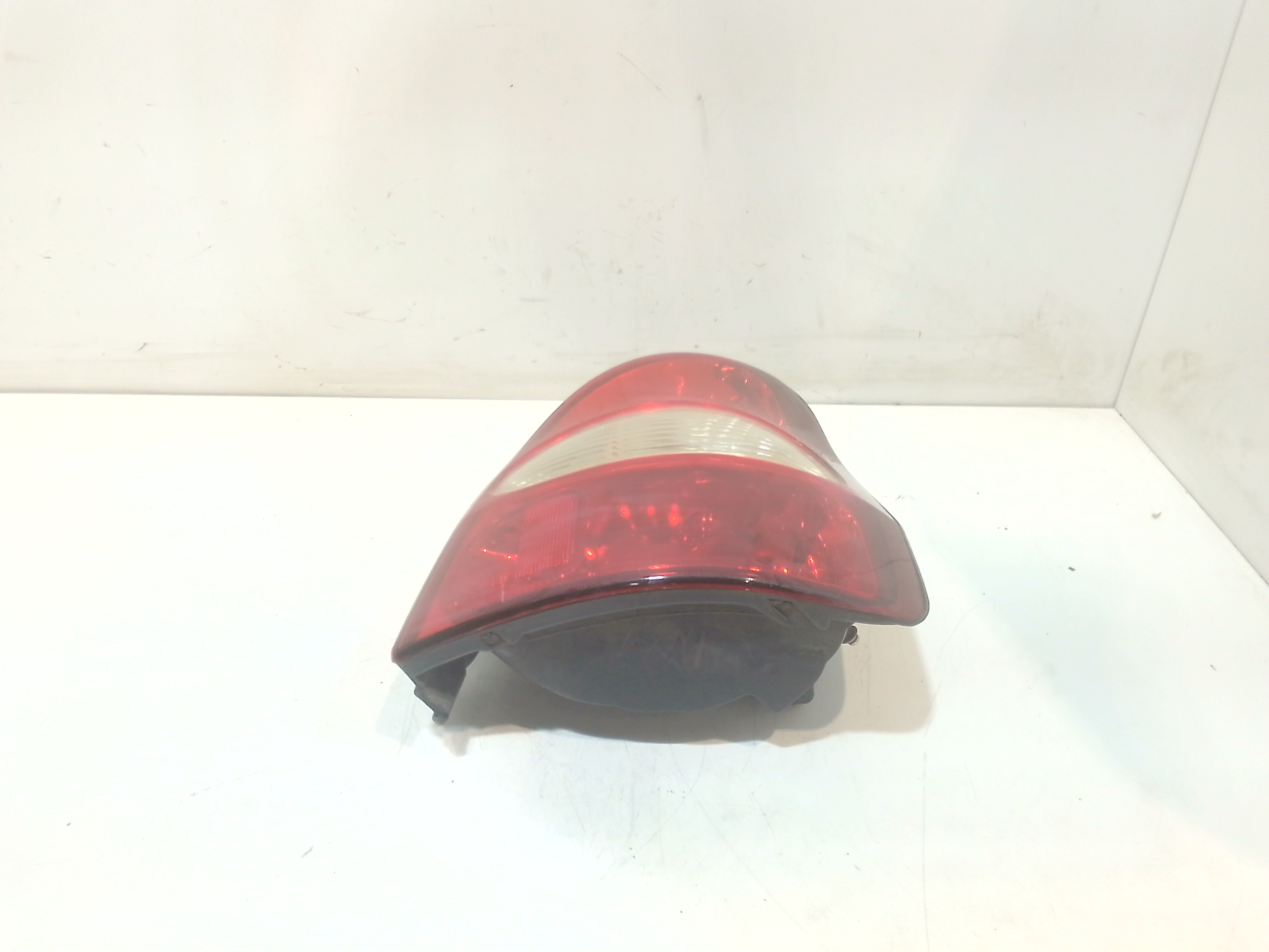 Stop fanale posteriore Destro Passeggero per Kia Carnival 2 Serie (2001 - 2007)