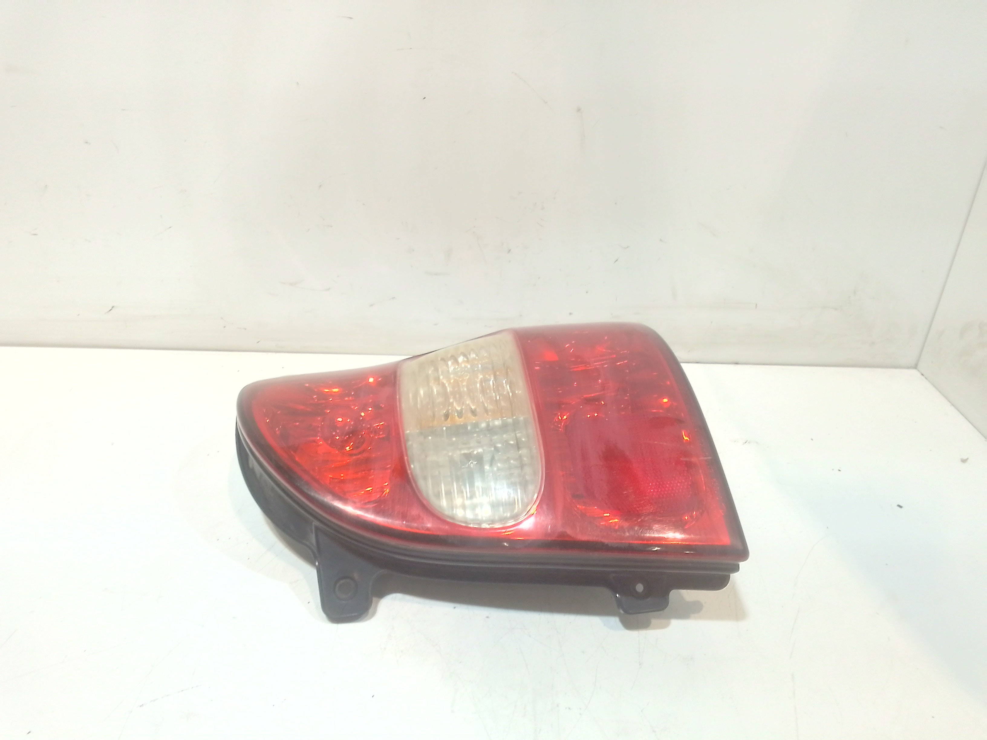 Stop fanale posteriore Destro Passeggero per Kia Carnival 2 Serie (2001 - 2007)