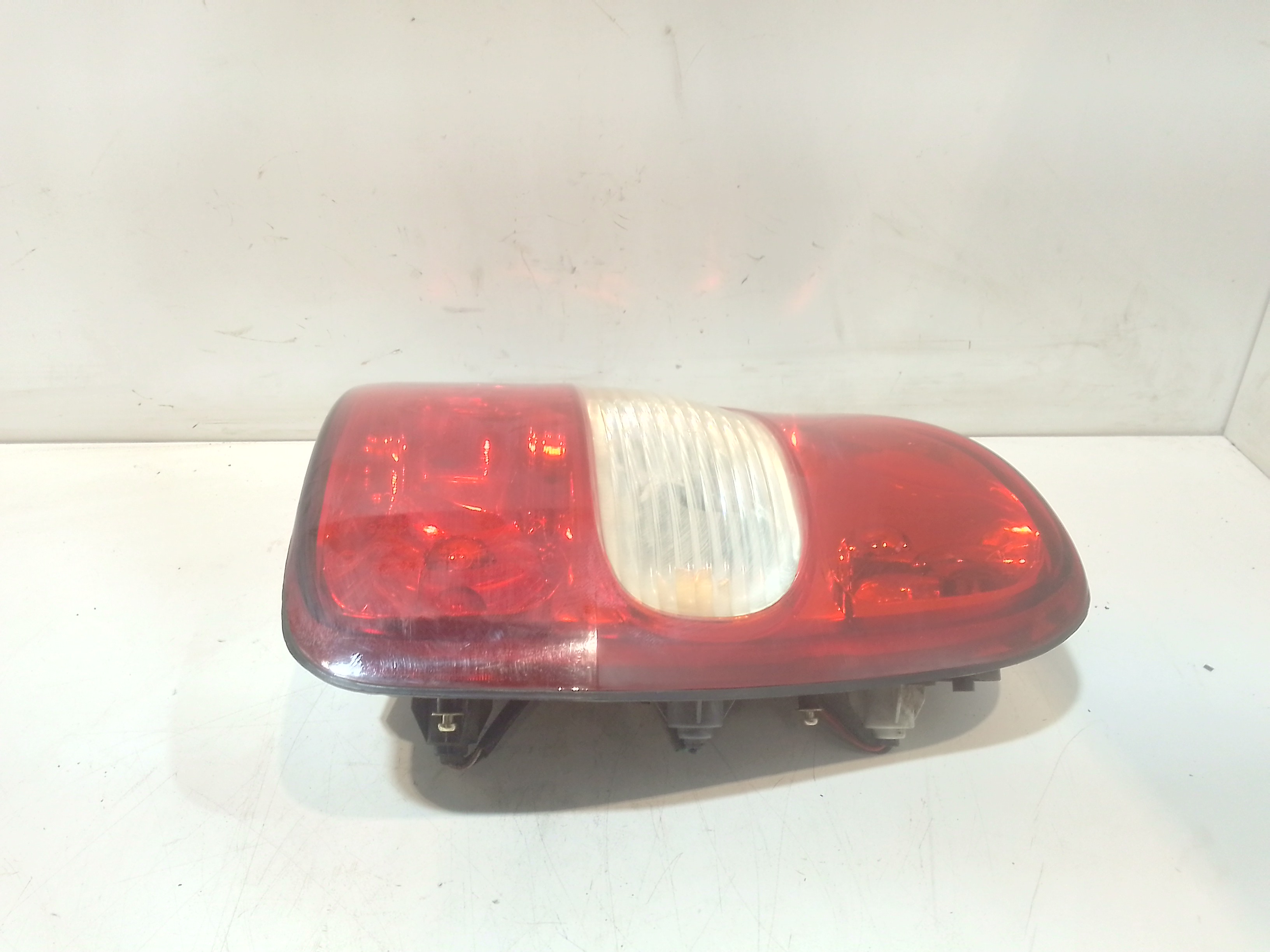 Stop fanale posteriore Destro Passeggero per Kia Carnival 2 Serie (2001 - 2007)