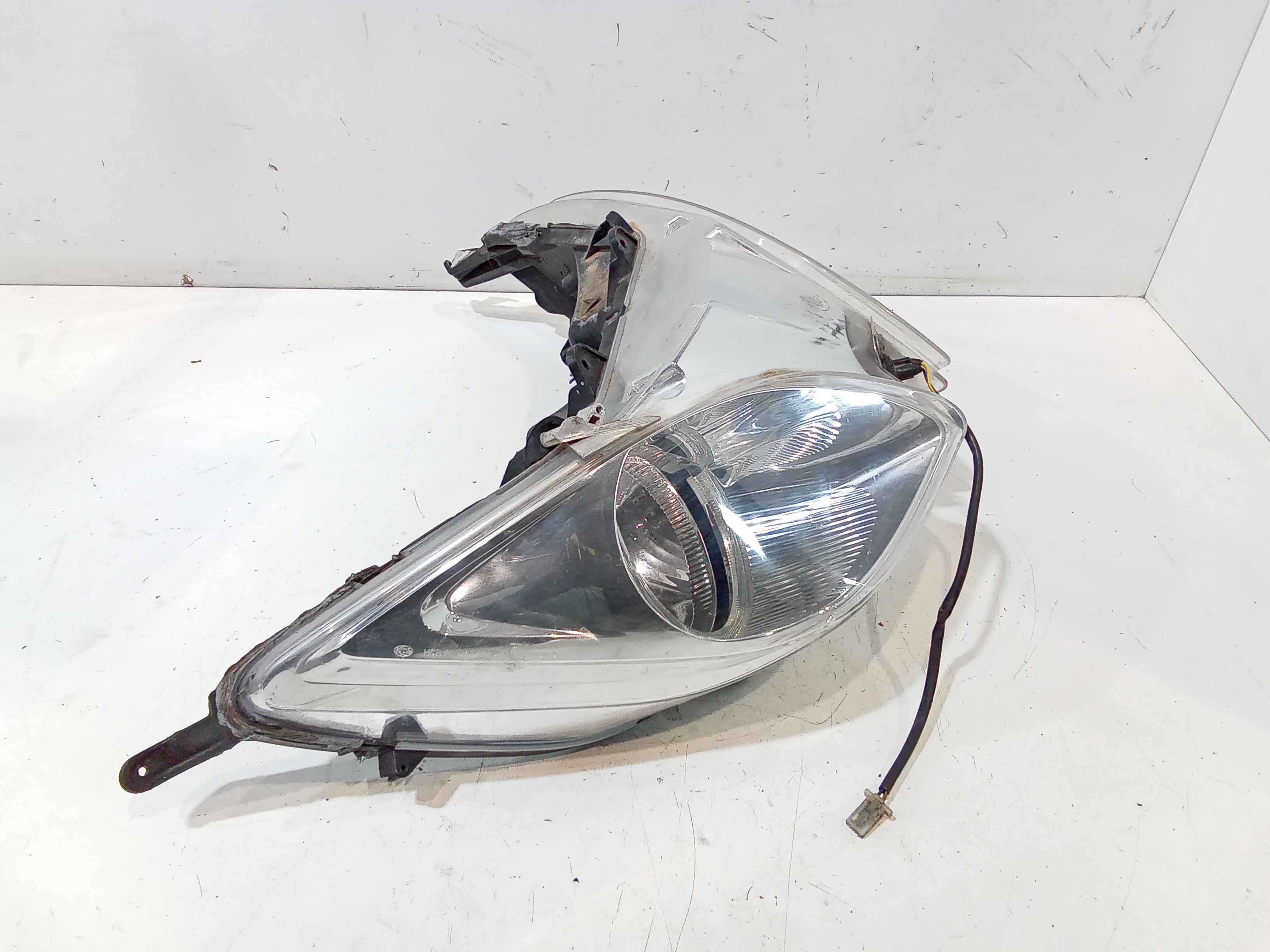 Faro anteriore per Aprilia Atlantic 200cc (2004 - 2011)