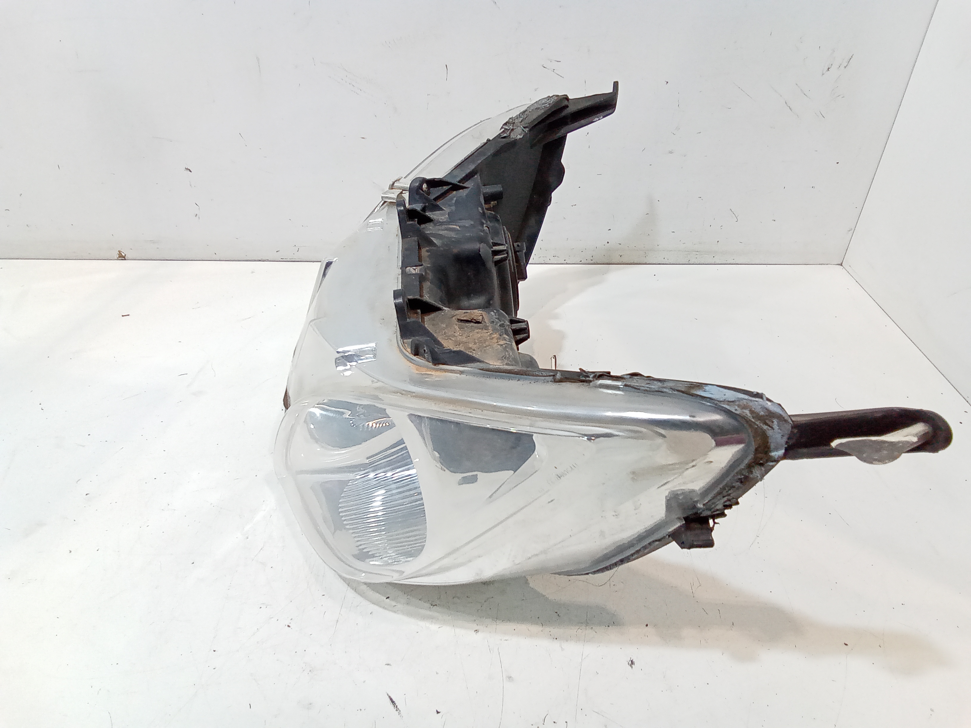 Faro anteriore per Aprilia Atlantic 200cc (2004 - 2011)