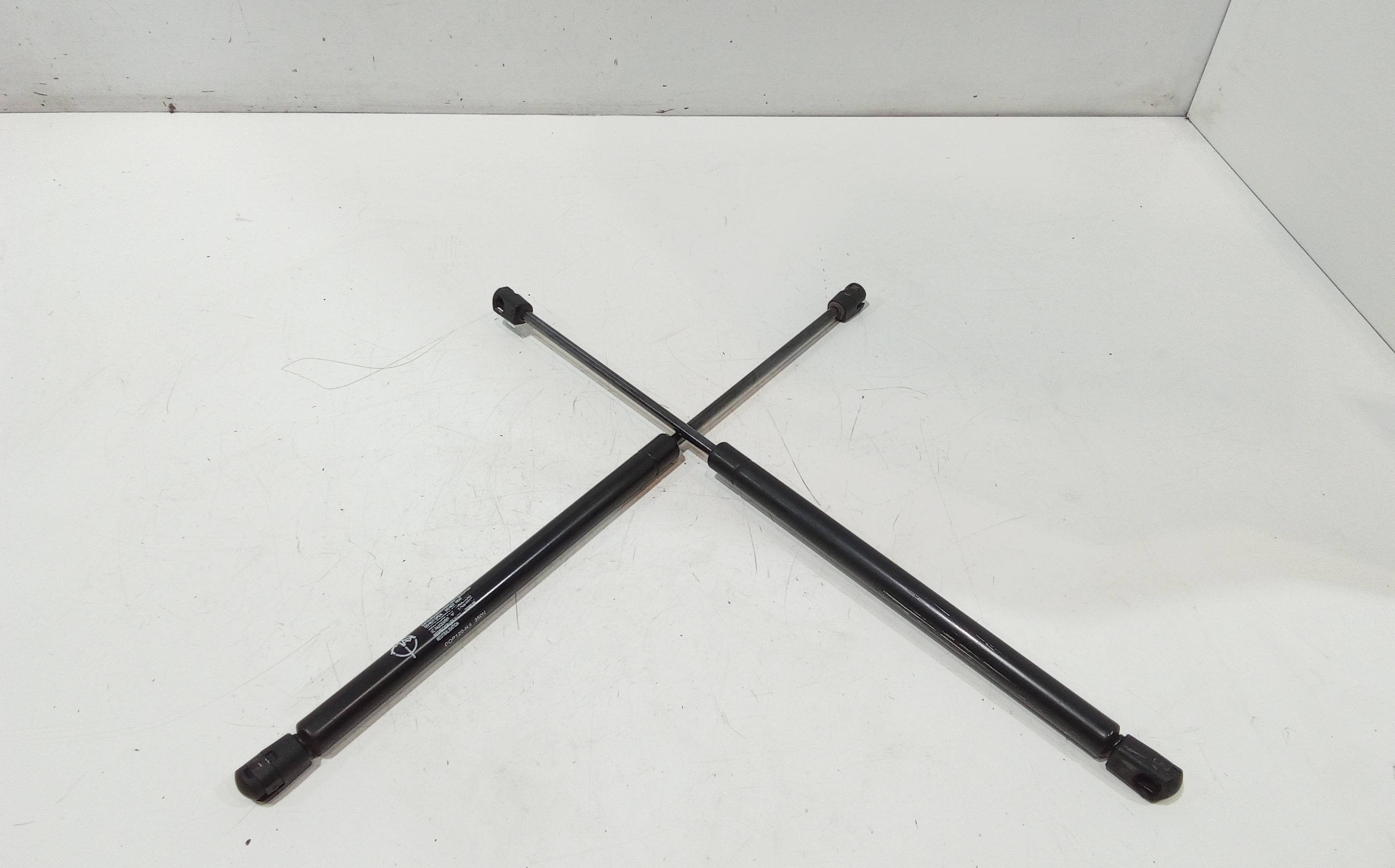 Pistoncini cofano Post. per Opel Corsa C 3p 2 Serie (2003 - 2006)