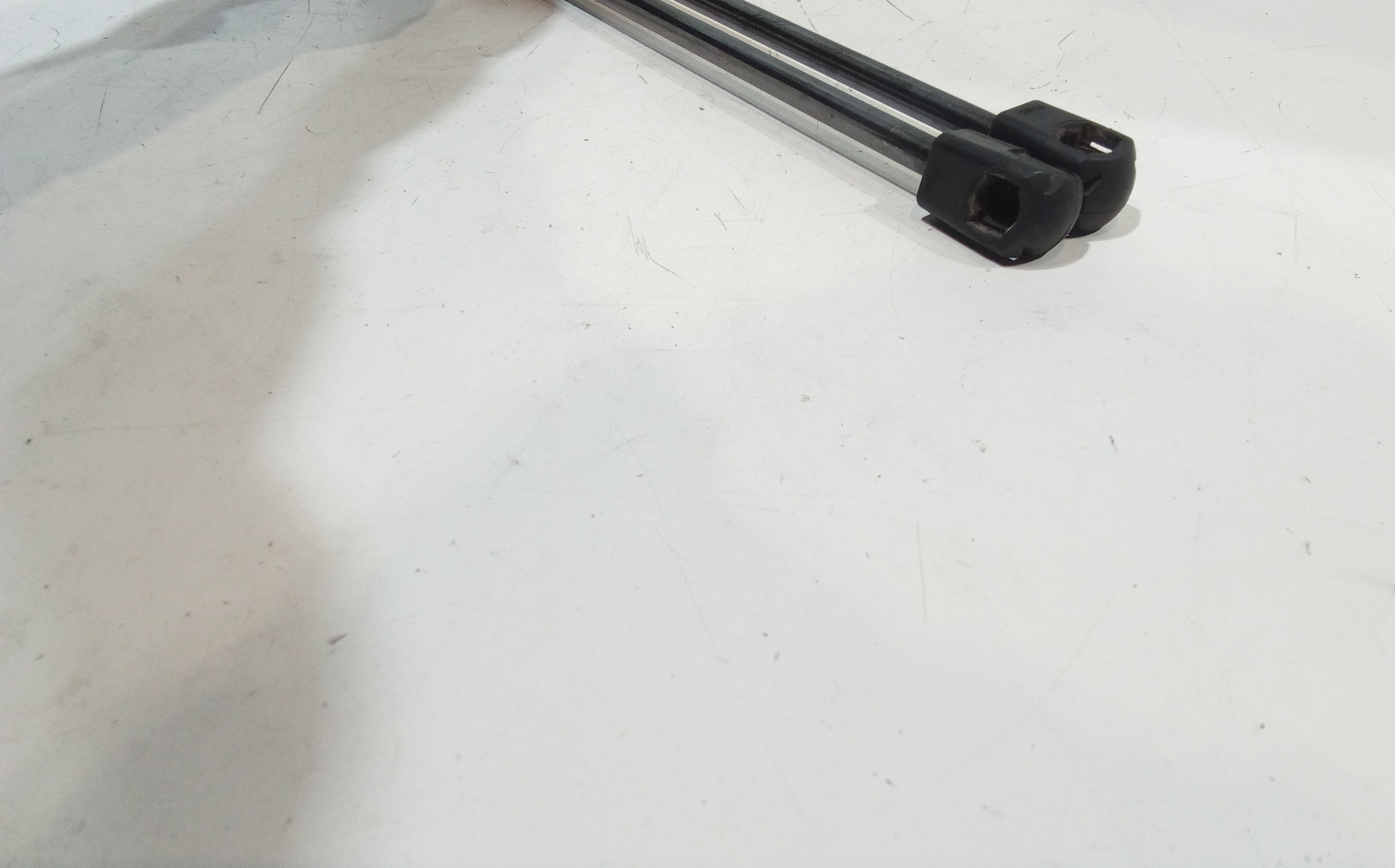 Pistoncini cofano Post. per Opel Corsa C 3p 2 Serie (2003 - 2006)