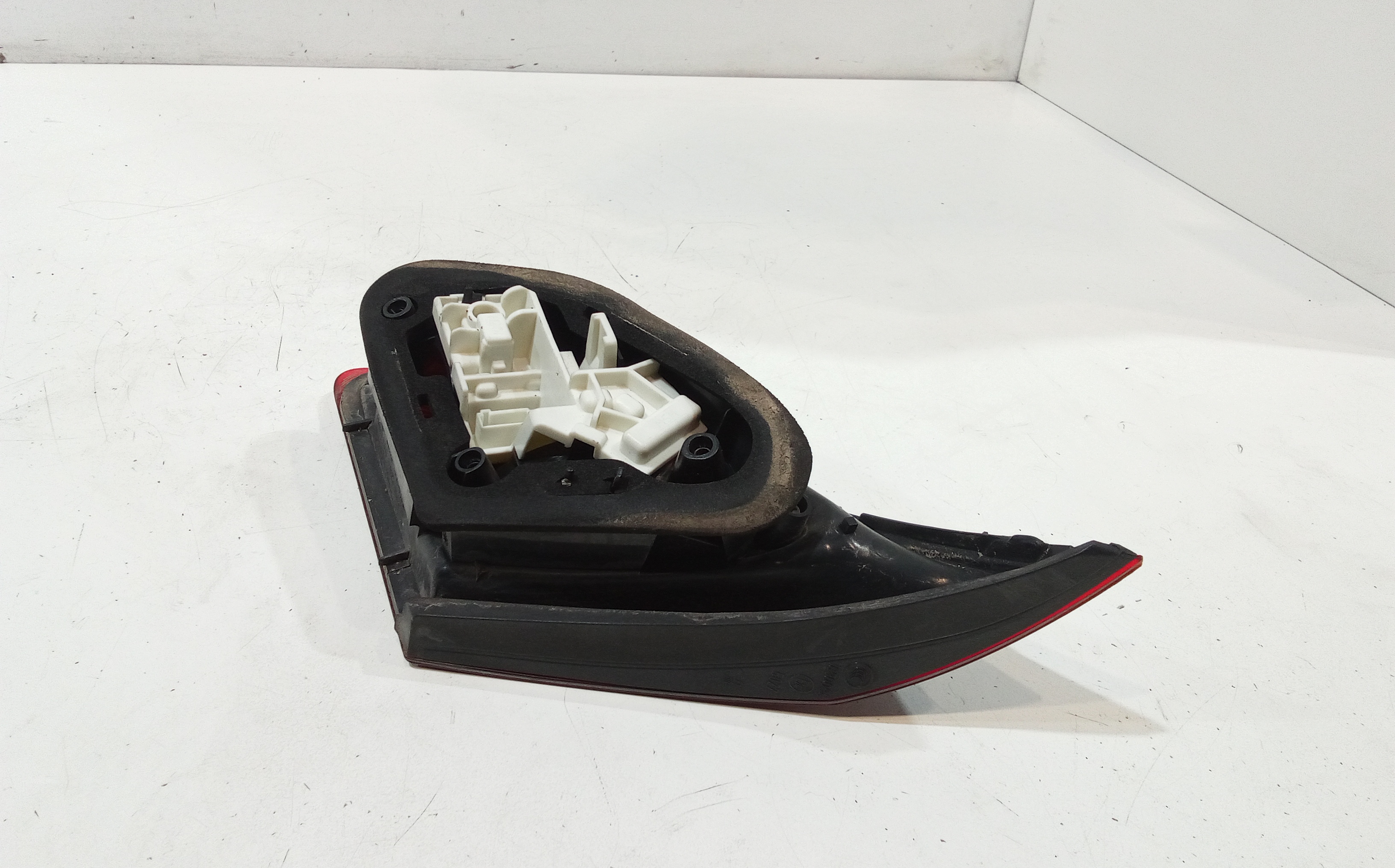 Stop Posteriore Sinistro Integrato nel Portello per Opel Astra J (2009 - In produzione)