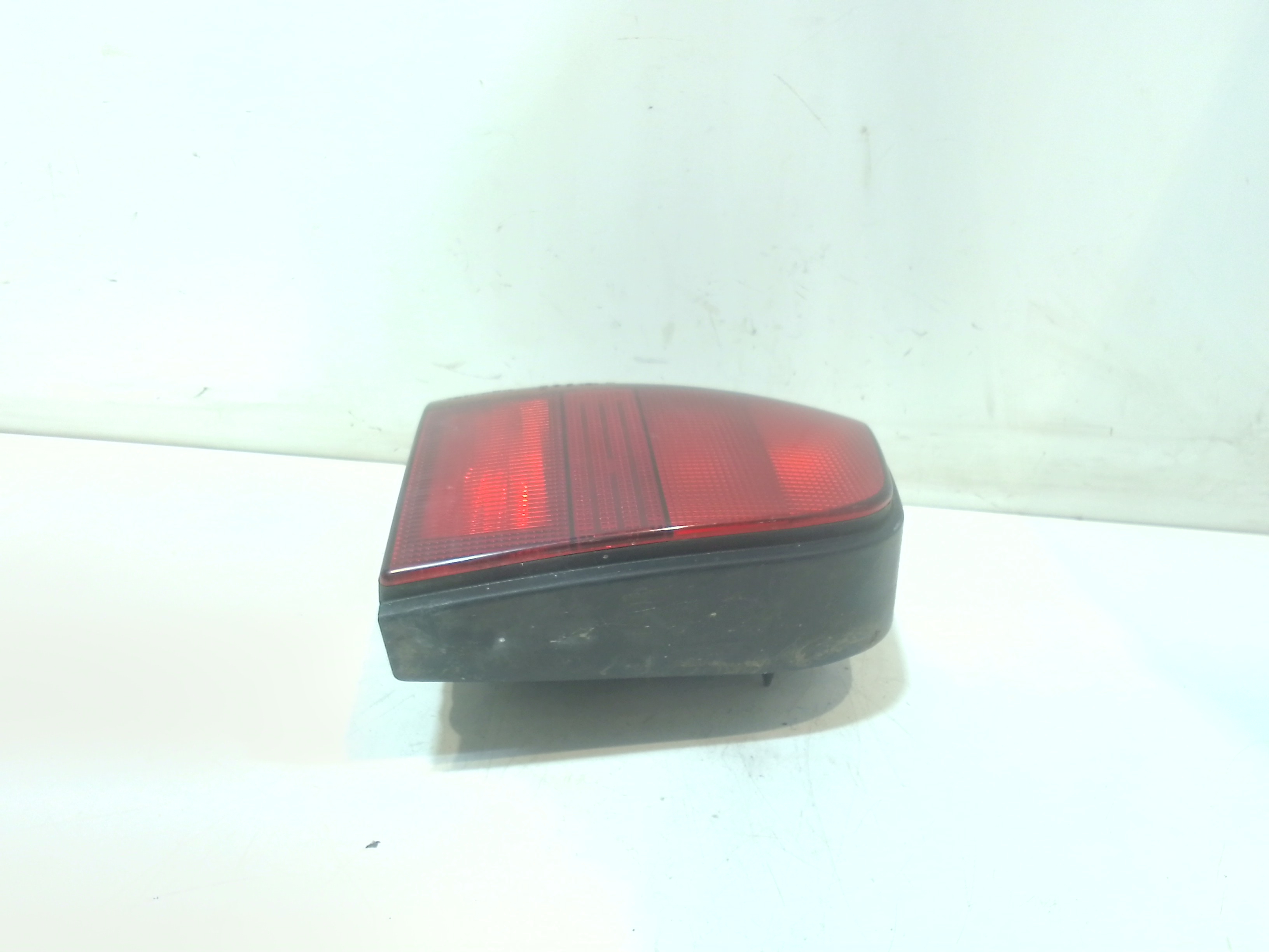 Stop fanale Posteriore sinistro lato Guida per Volkswagen Polo 3 Serie (1994 - 2001)