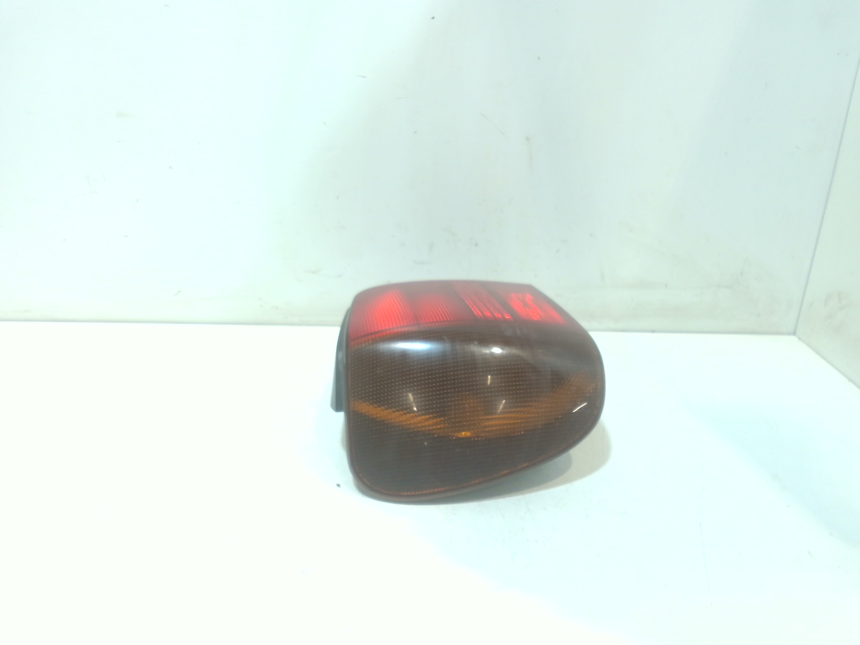 Stop fanale Posteriore sinistro lato Guida per Volkswagen Polo 3 Serie (1994 - 2001)