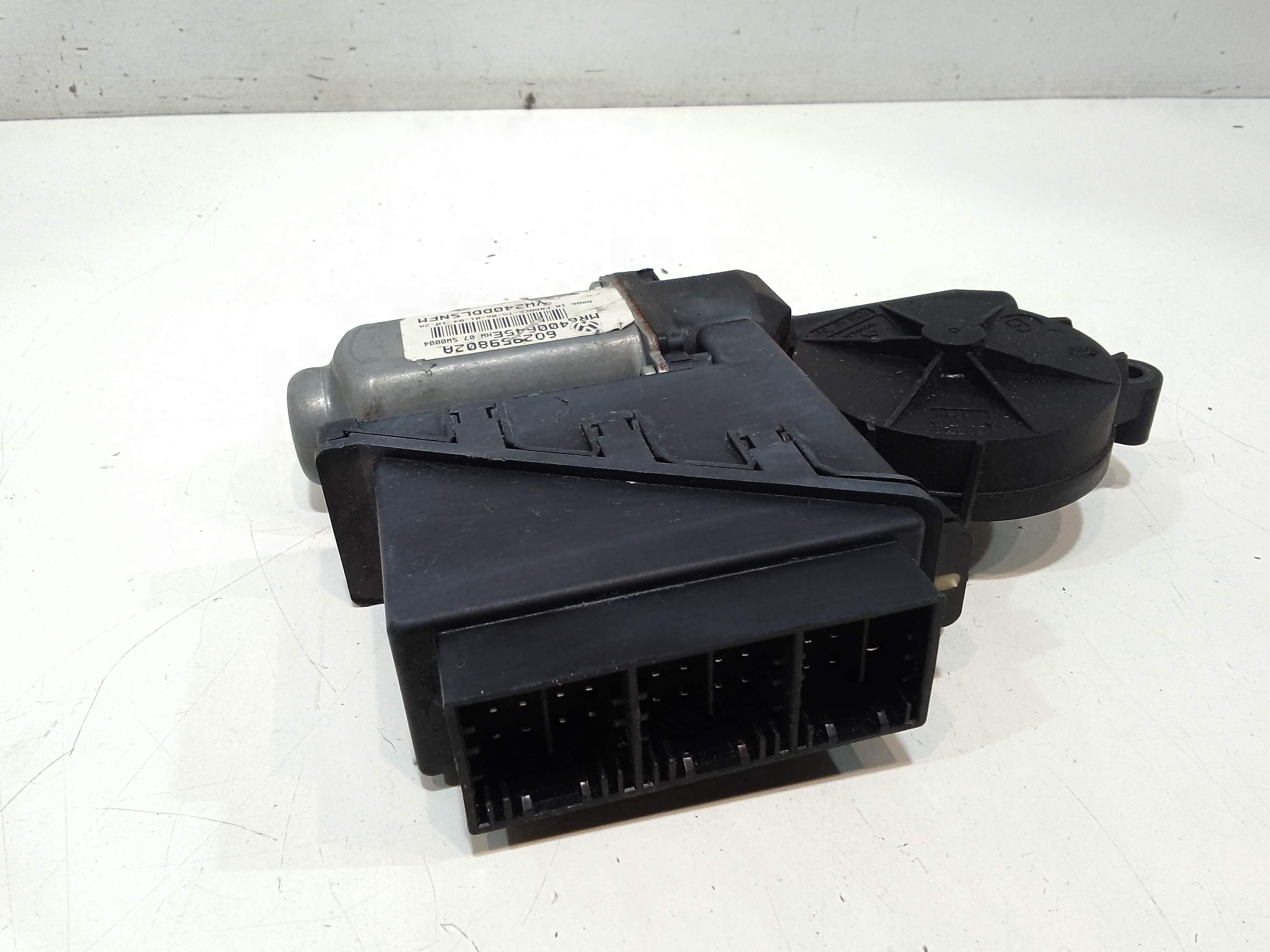 Motorino Alzavetro anteriore Sinistro per Volkswagen Polo 4 Serie (2001 - 2009)