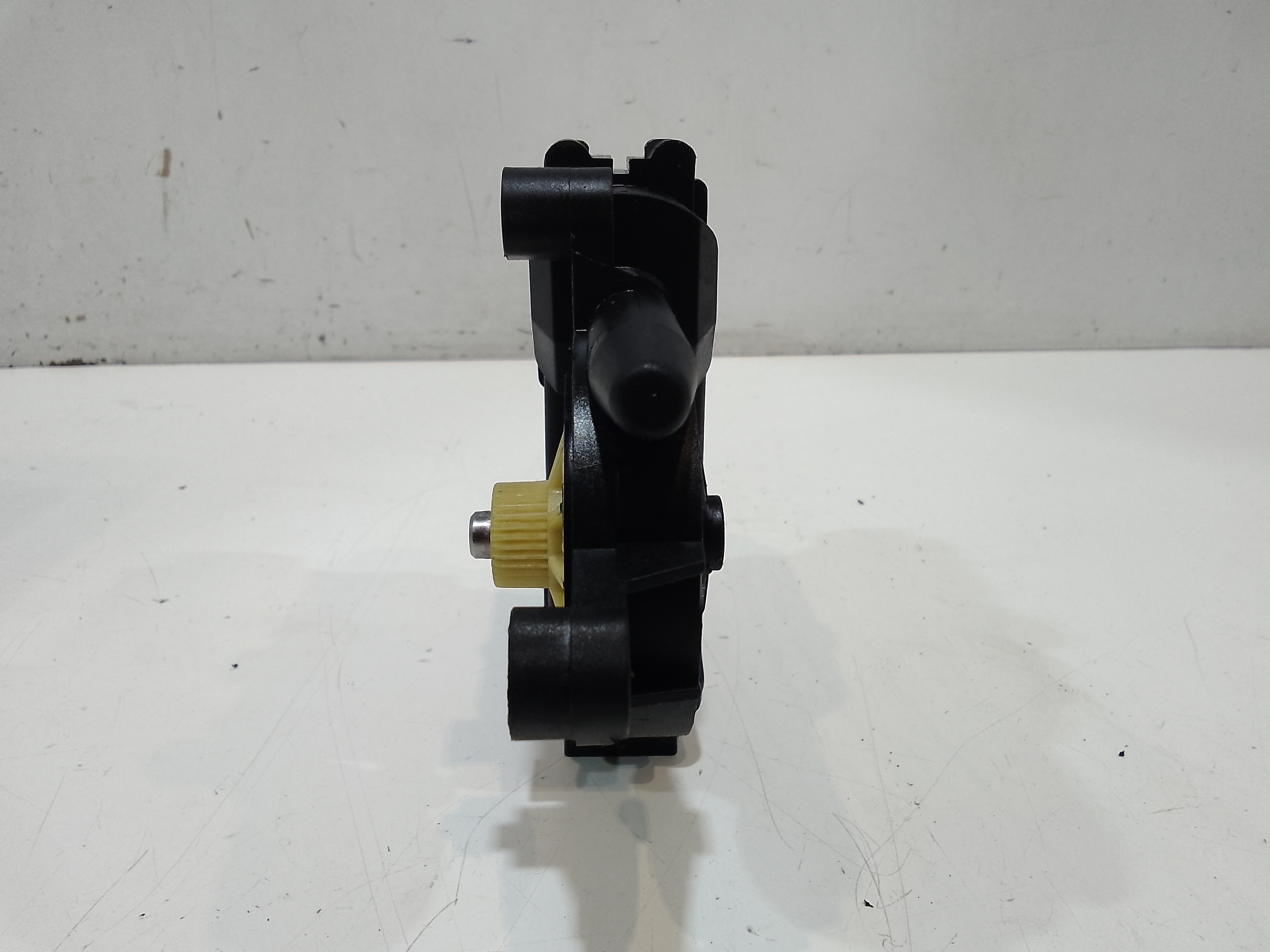 Motorino Alzavetro anteriore destra per Volkswagen Polo 4 Serie (2001 - 2009)