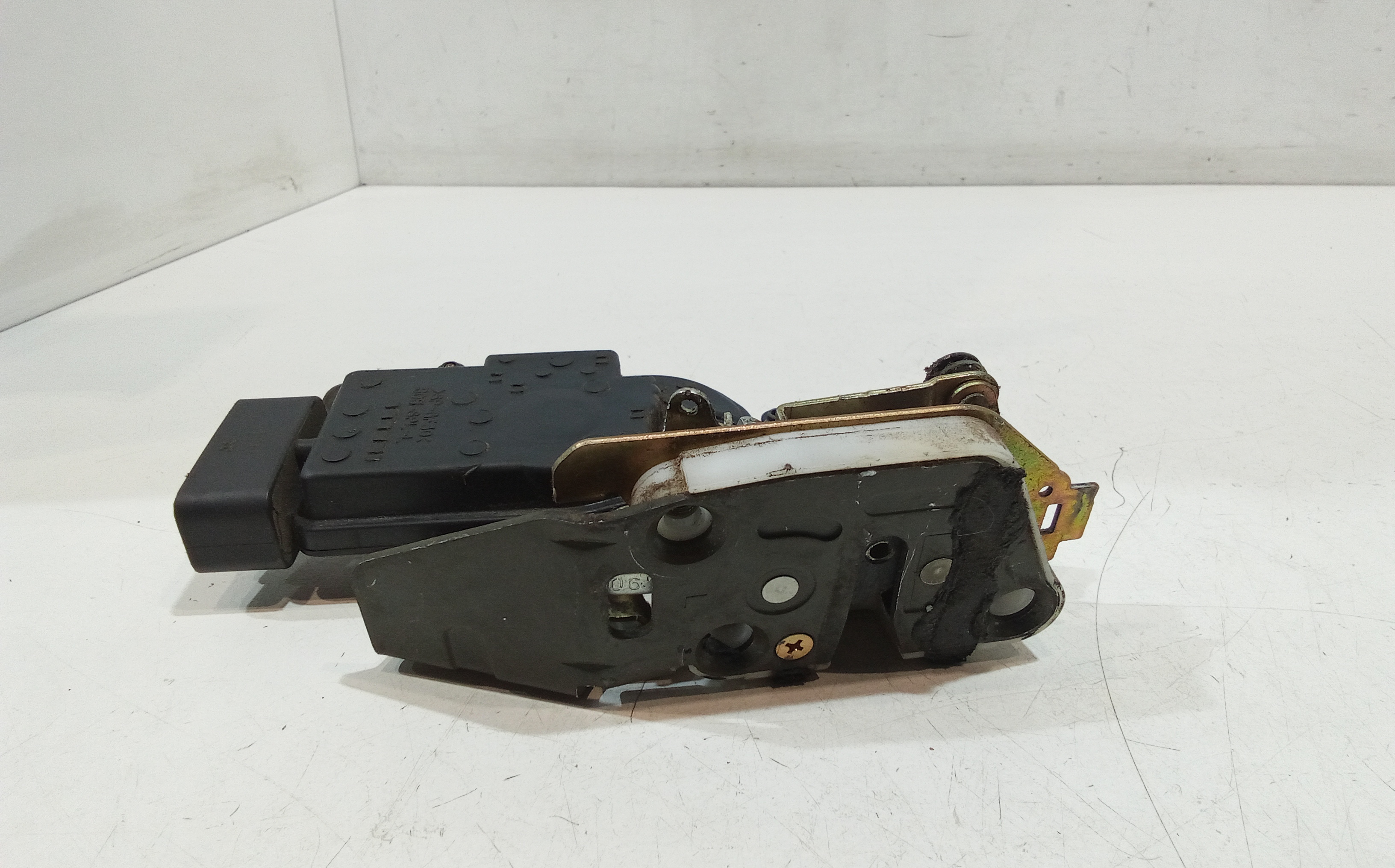 Serratura Anteriore Sinistra per Suzuki Ignis 2 Serie (2003 - 2009)