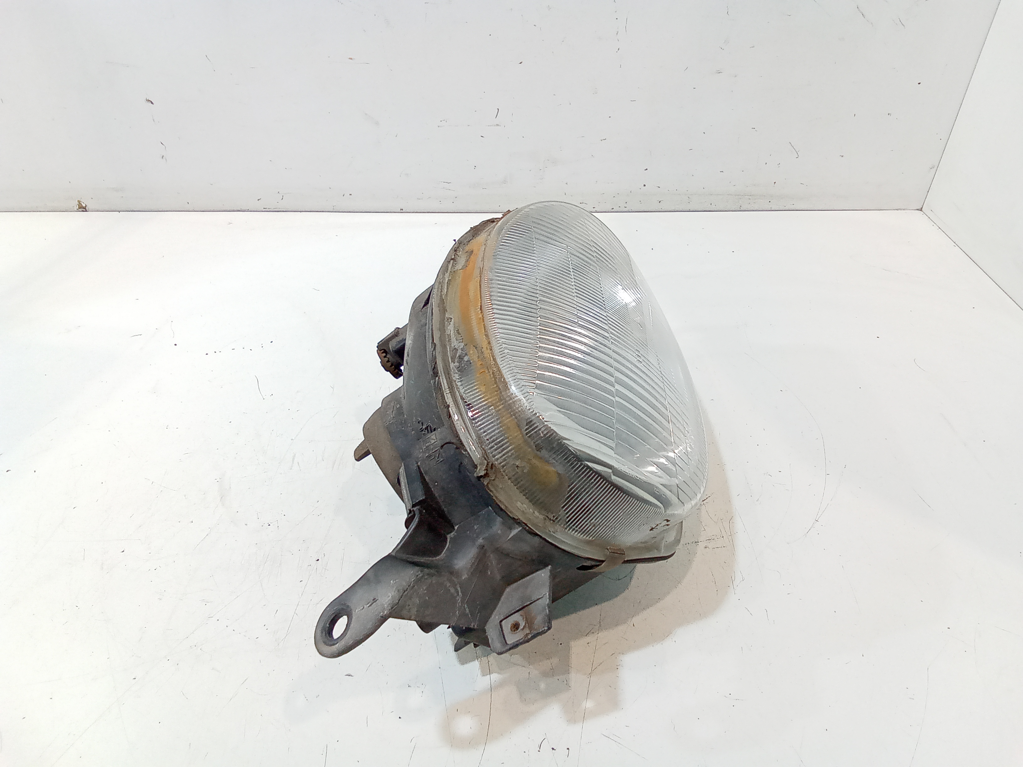 Faro anteriore Destro Passeggero per Toyota Corolla Berlina 1 Serie (1997 - 2000)