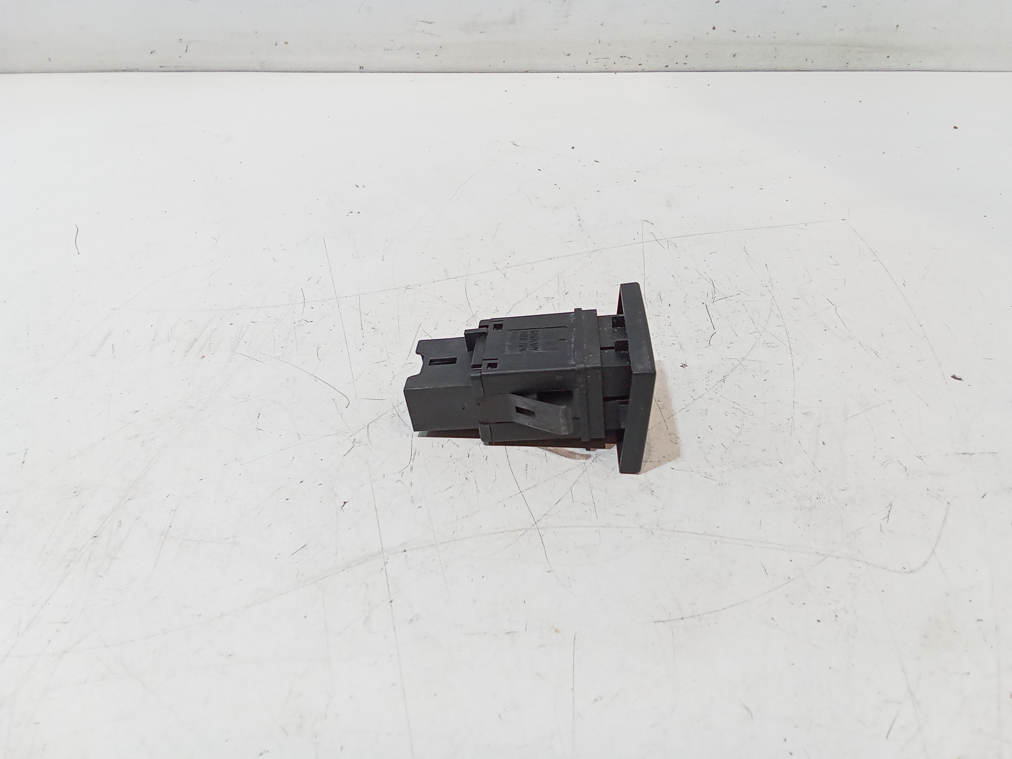 Pulsante luci di emergenza per Volkswagen Touareg 1 Serie (2002 - 2006)