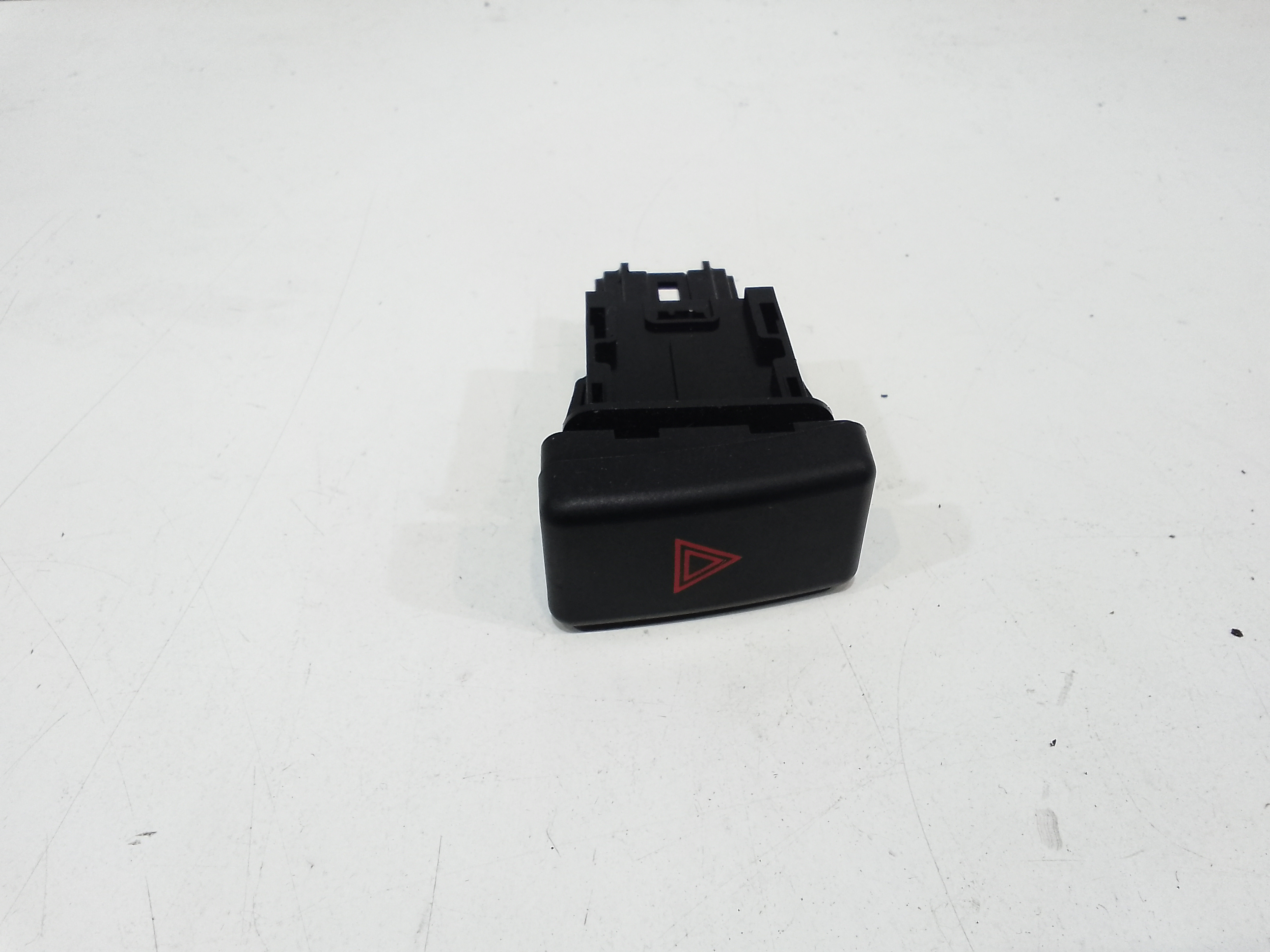 Pulsante luci di emergenza per Mazda 3 Berlina Serie (03>09) (2003 - 2009)