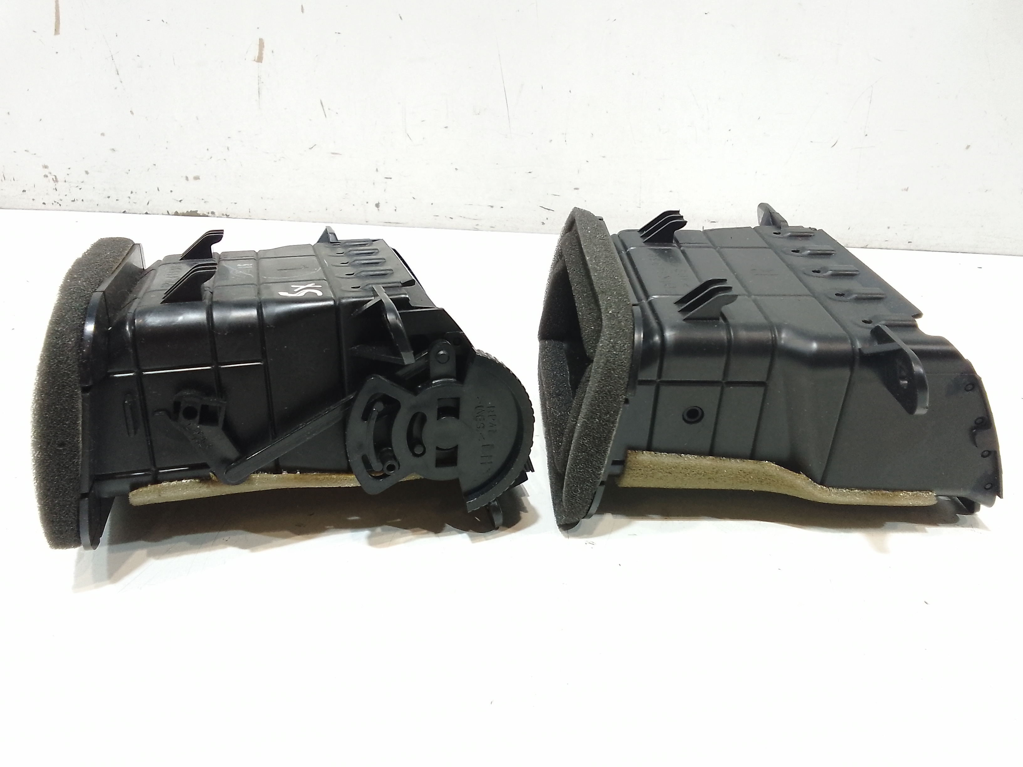 Bocchette Aria Centrale per Mazda 3 Berlina Serie (03>09) (2003 - 2009)