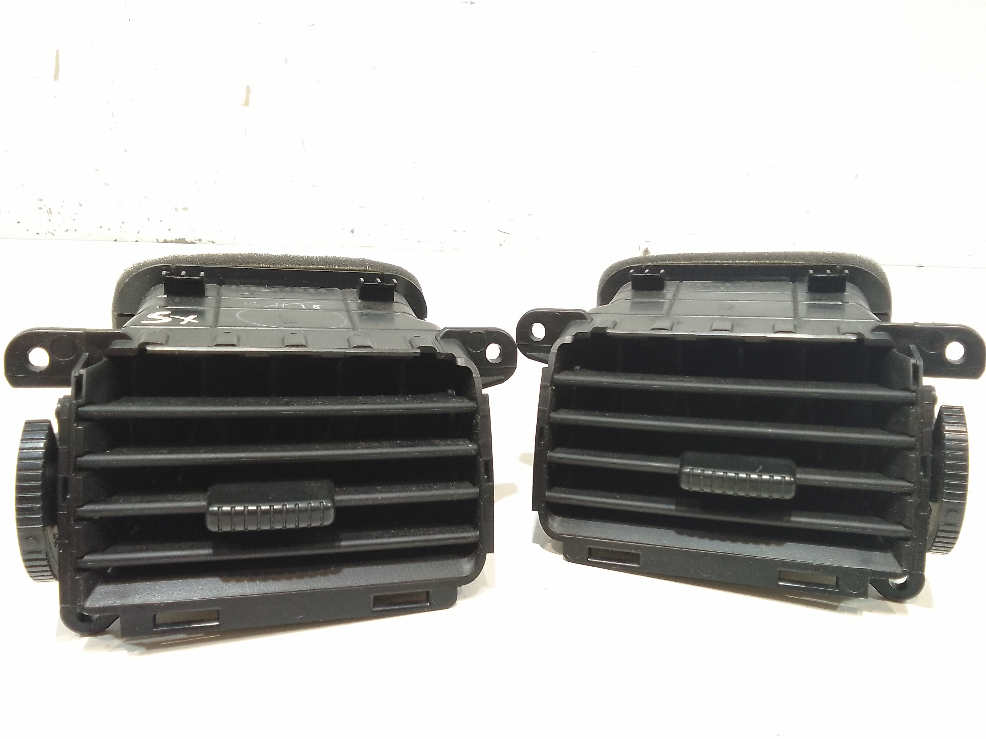 Bocchette Aria Centrale per Mazda 3 Berlina Serie (03>09) (2003 - 2009)