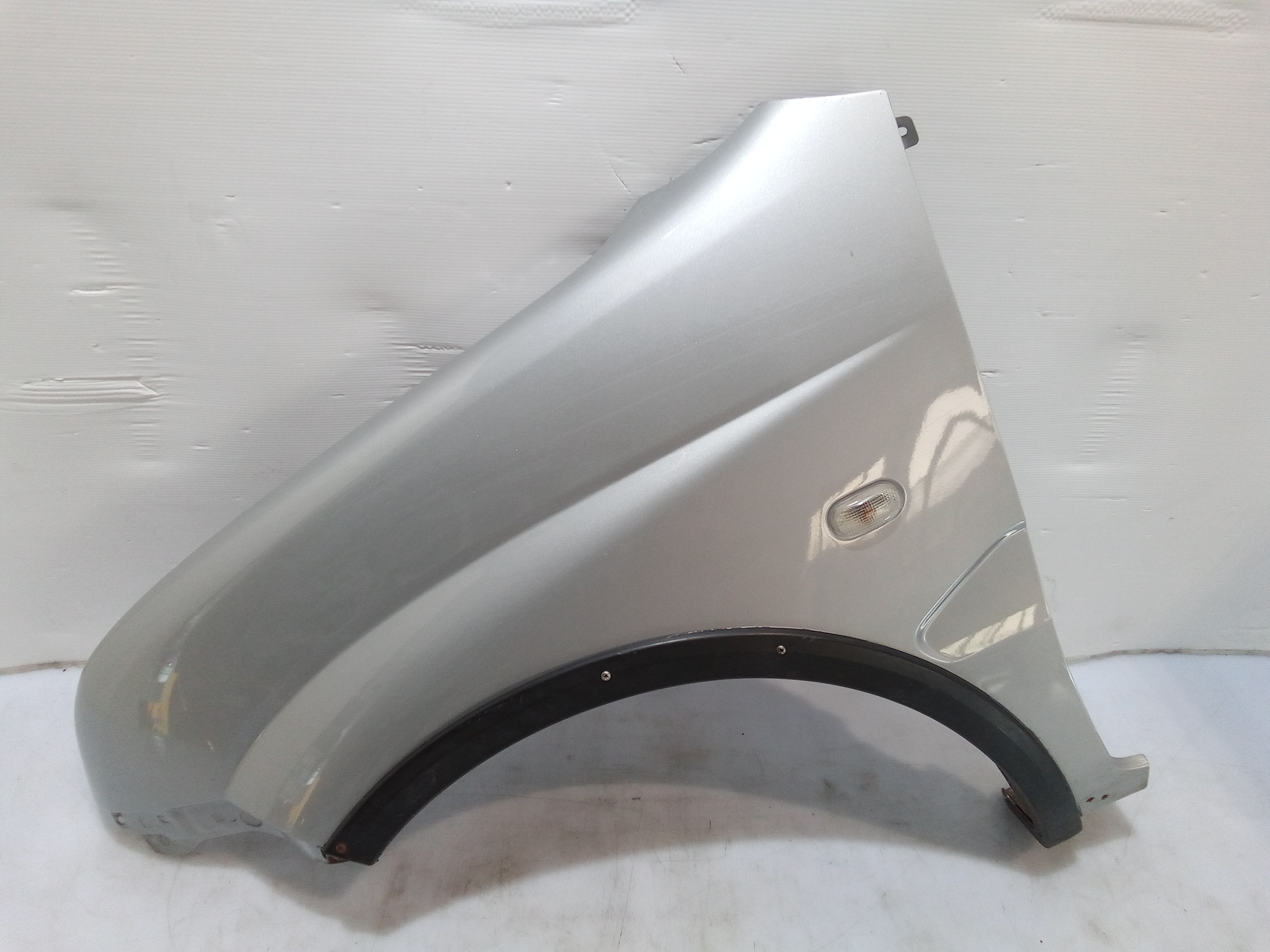 Parafango Anteriore Sinistro per Suzuki Ignis 2 Serie (2003 - 2009)