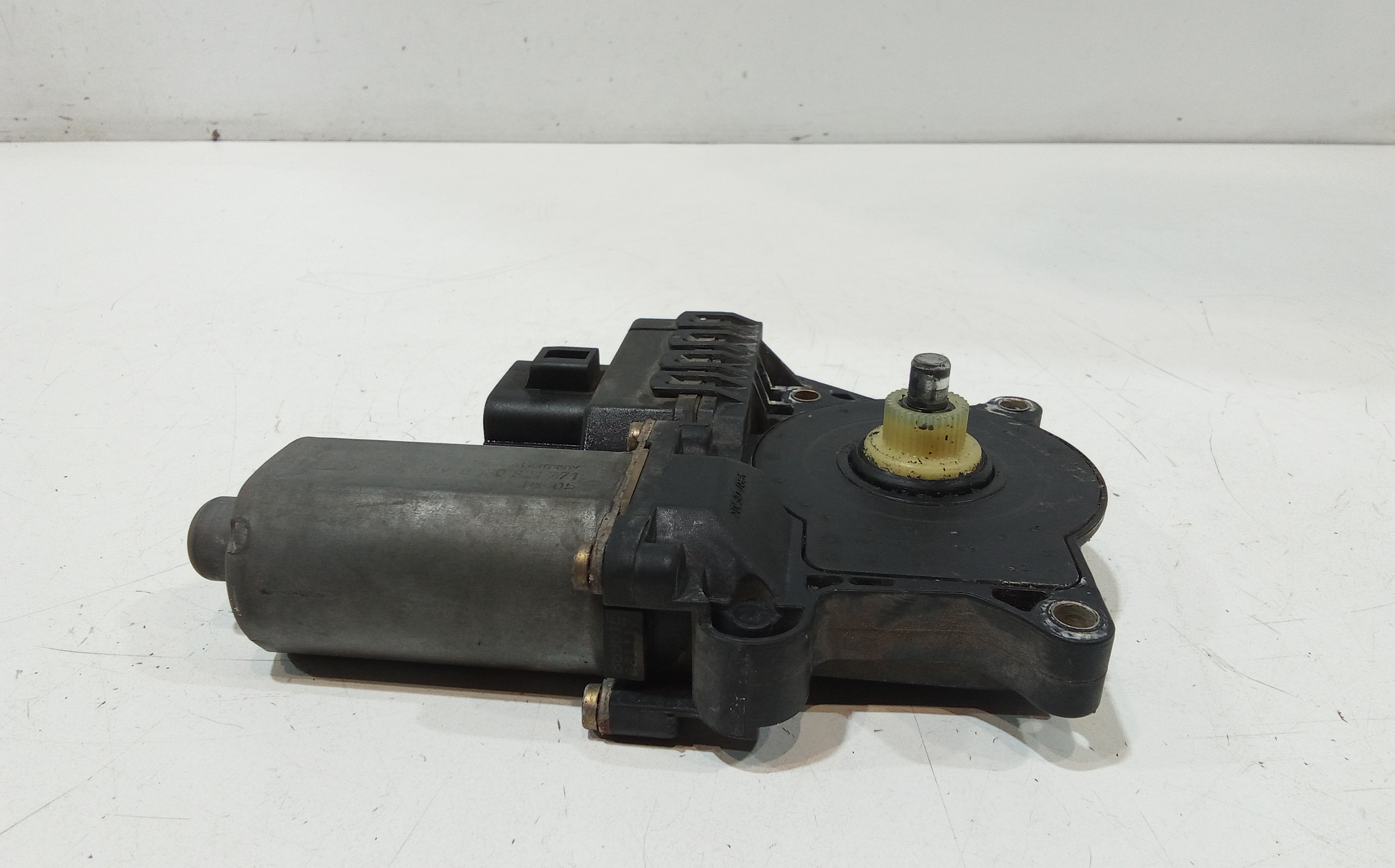Motorino Alzavetro anteriore destra per Ford Mondeo Berlina 3 Serie (2000 - 2003)