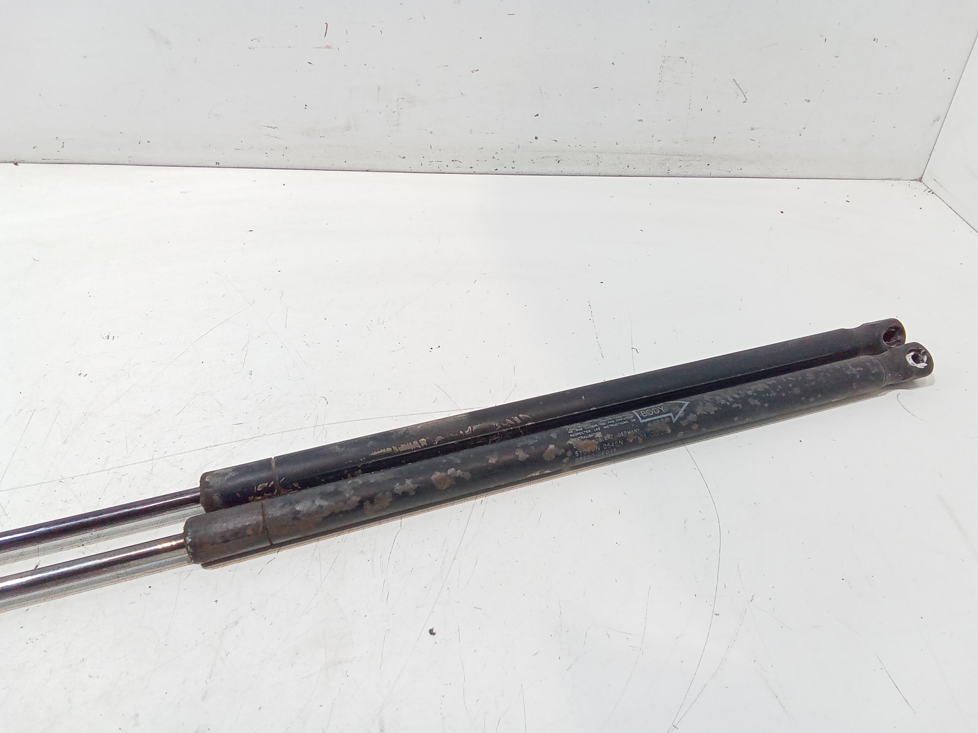 Pistoncini cofano Post. per Toyota Corolla Verso 2 Serie (2004 - 2009)