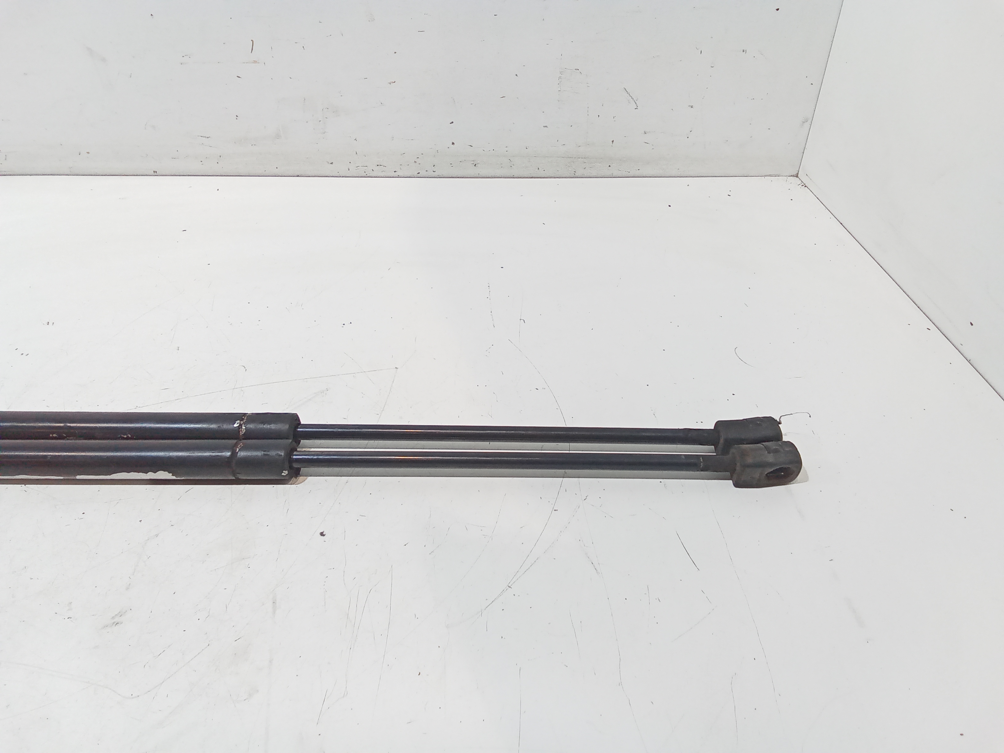 Pistoncini cofano Post. per Bmw Serie 3 E46 Berlina (1998 - 2001)