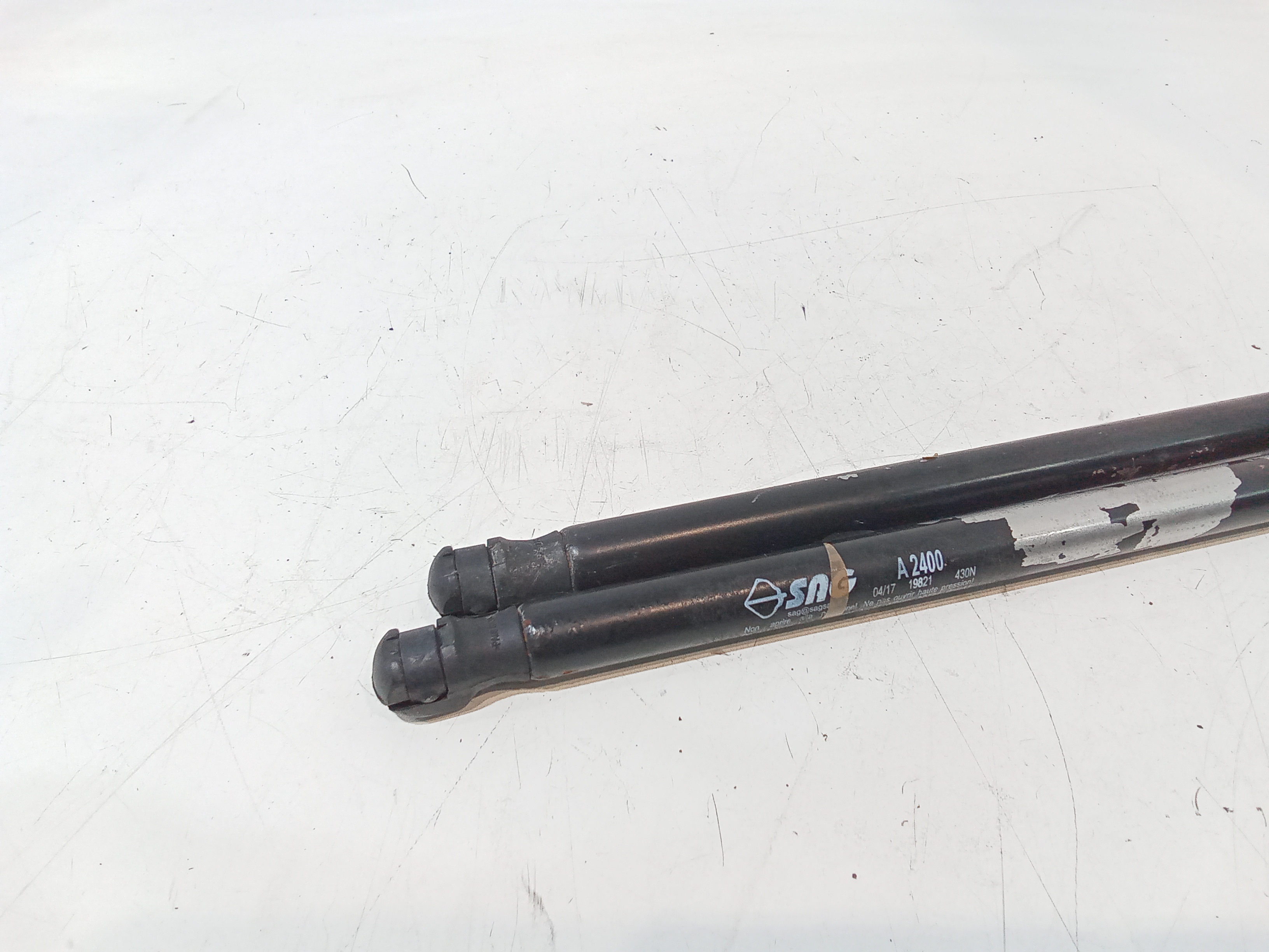 Pistoncini cofano Post. per Bmw Serie 3 E46 Berlina (1998 - 2001)