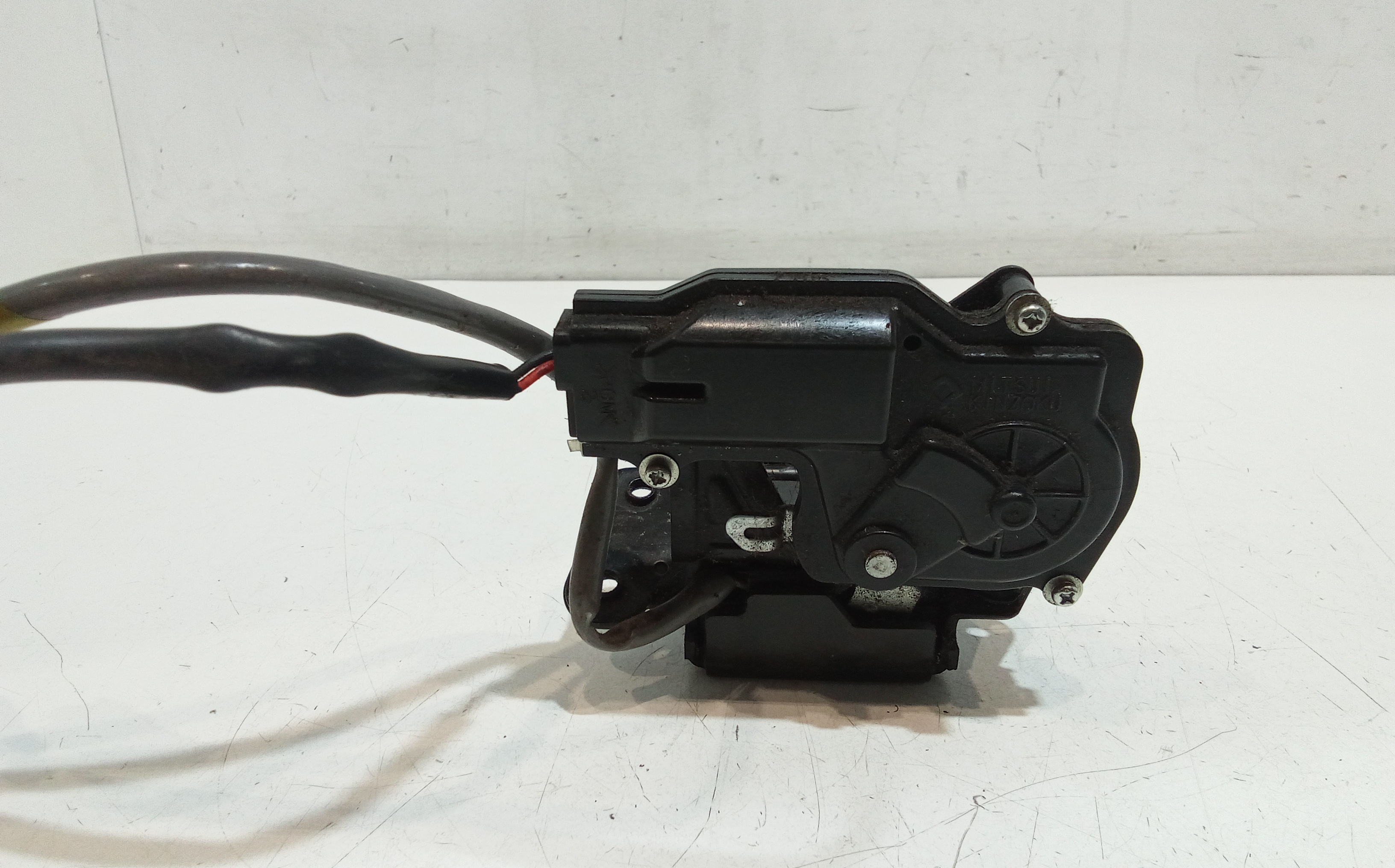 Serratura Cofano Posteriore per Toyota Corolla Verso 2 Serie (2004 - 2009)