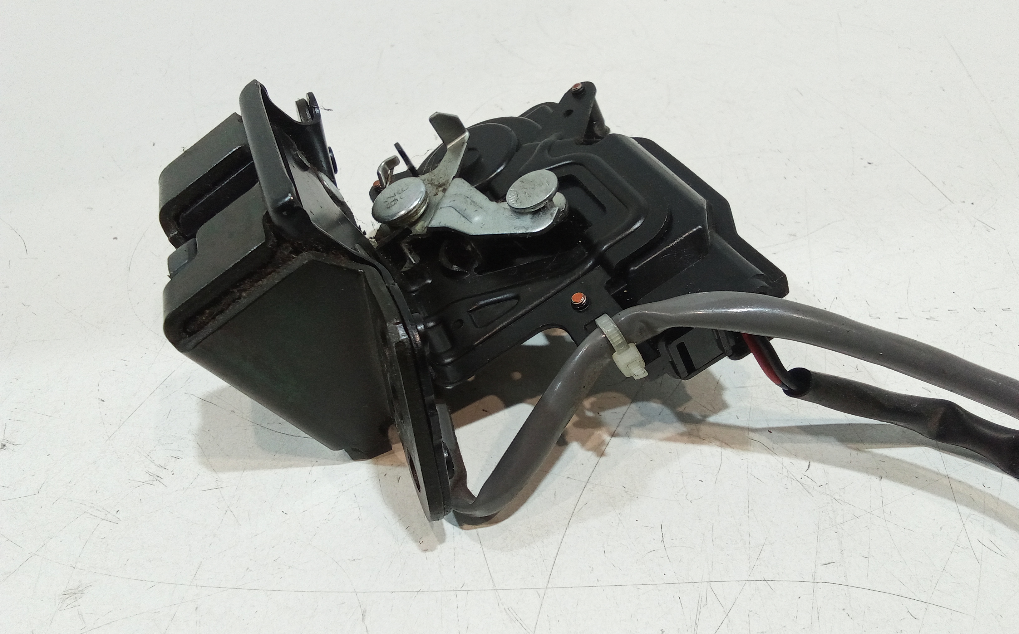 Serratura Cofano Posteriore per Toyota Corolla Verso 2 Serie (2004 - 2009)