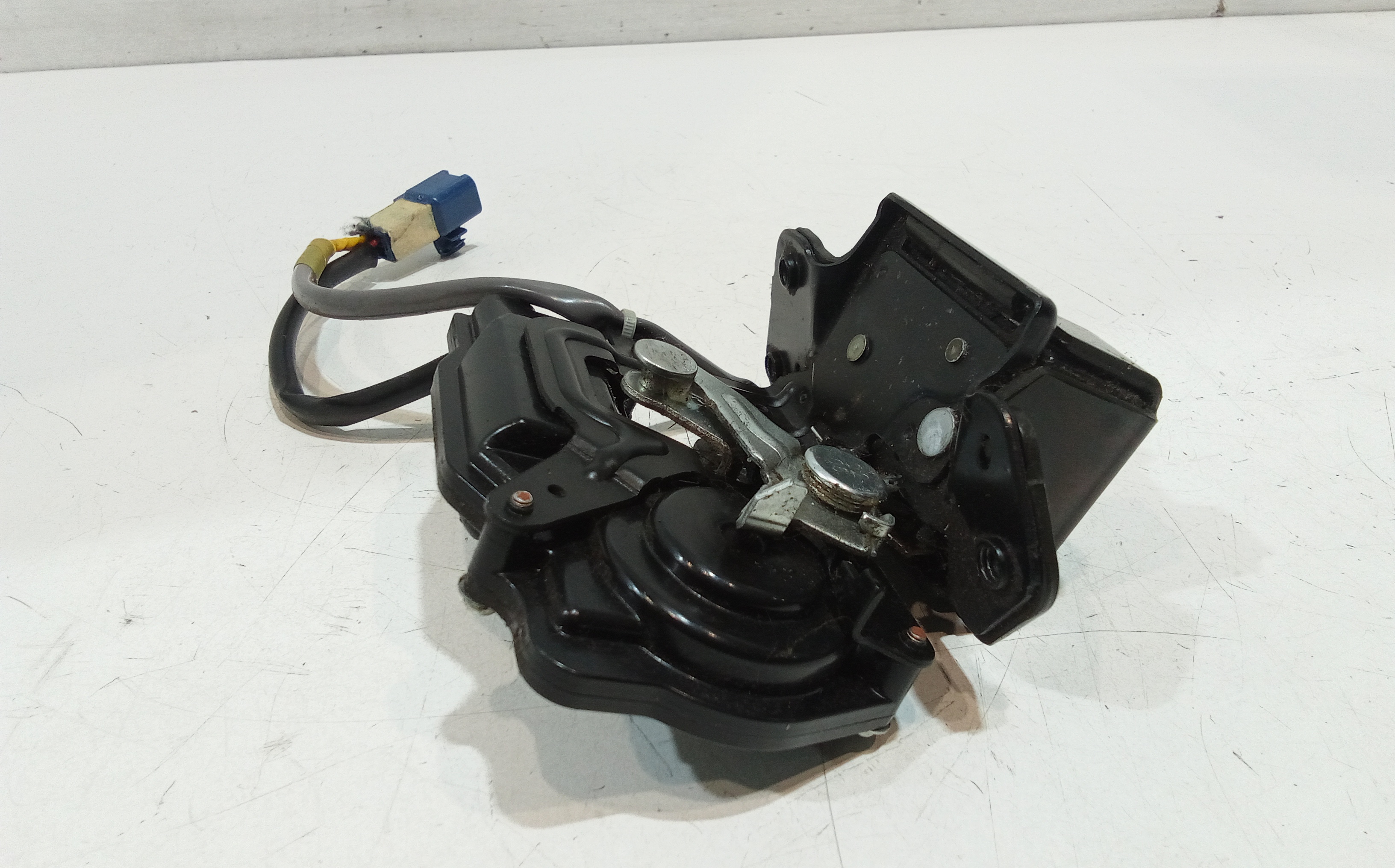 Serratura Cofano Posteriore per Toyota Corolla Verso 2 Serie (2004 - 2009)