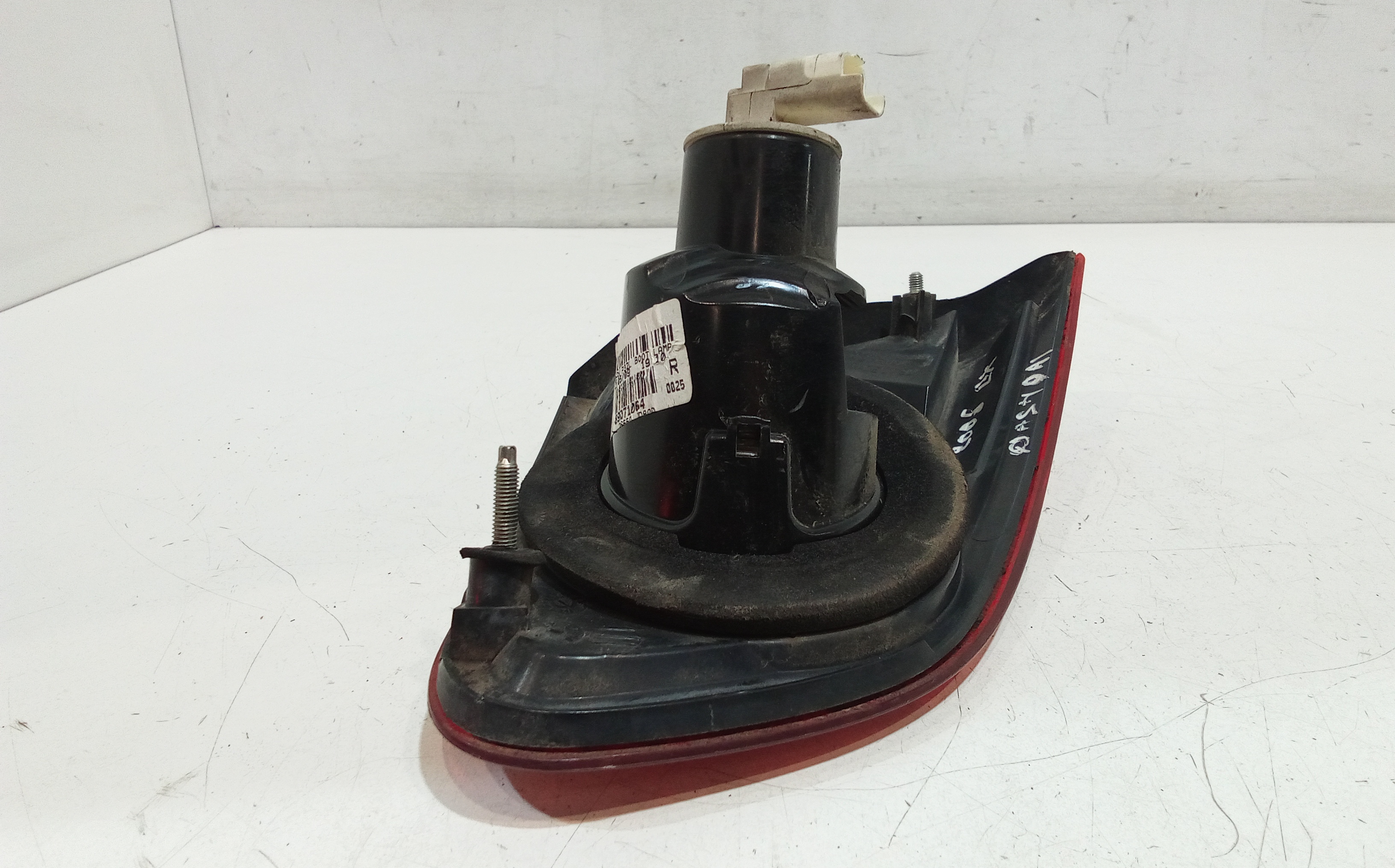 Stop Posteriore Destro Integrato nel Portello per Nissan Qashqai 1 Serie (2006 - 2009)