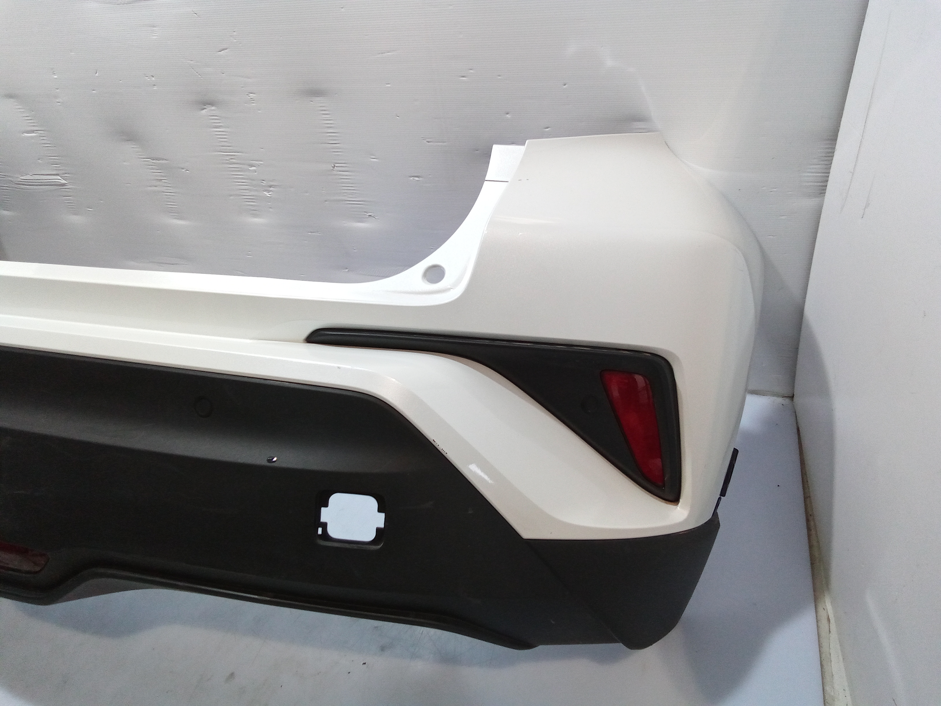 Paraurti Posteriore completo per Toyota C-hr Ibrida (16>) (2016 - In produzione)