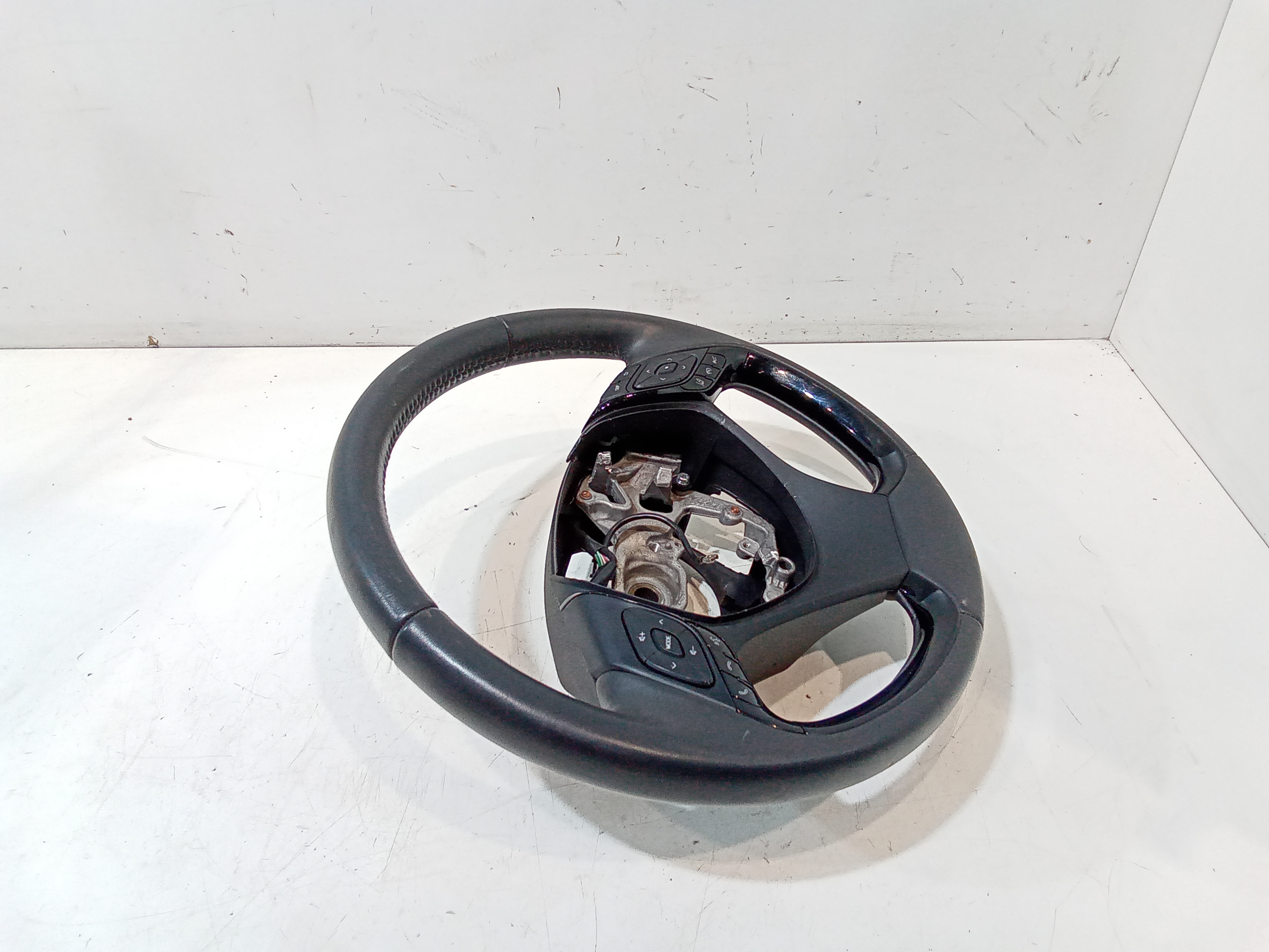 Volante per Toyota C-hr Ibrida (16>) (2016 - In produzione)