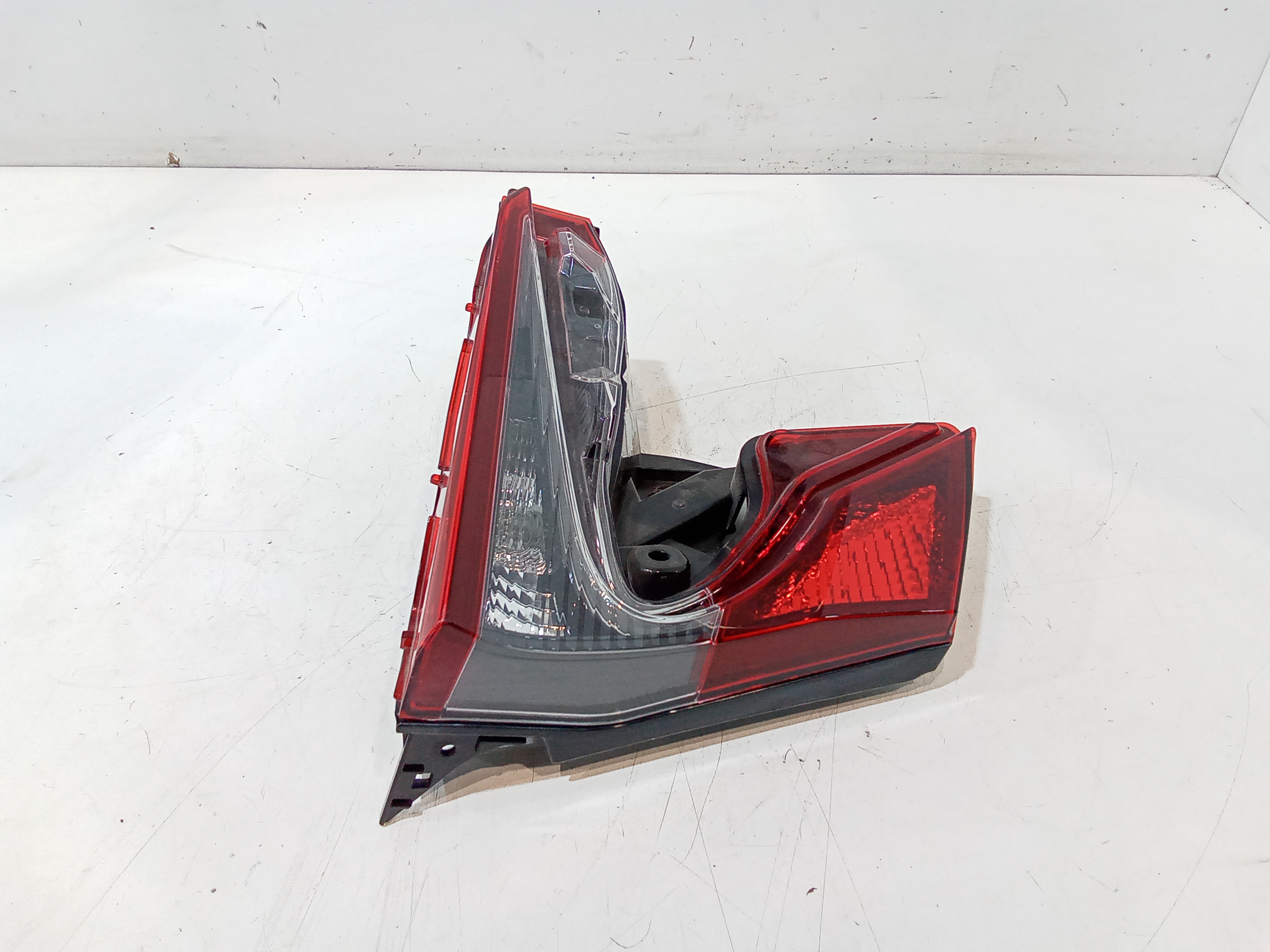 Stop Posteriore Sinistro Integrato nel Portello per Toyota C-hr Ibrida (16>) (2016 - In produzione)