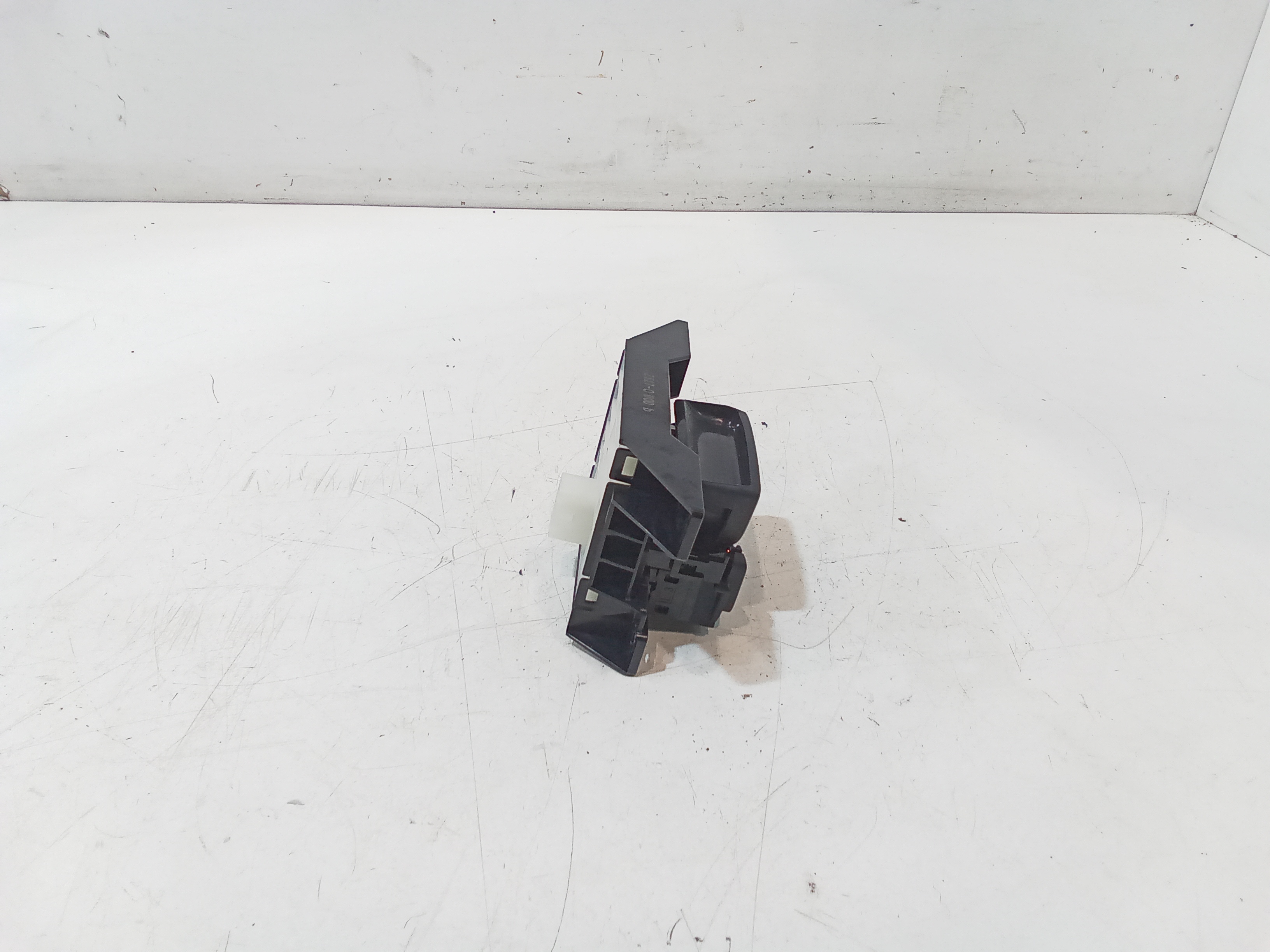 Pulsante freno di stazionamento per Toyota C-hr Ibrida (16>) (2016 - In produzione)