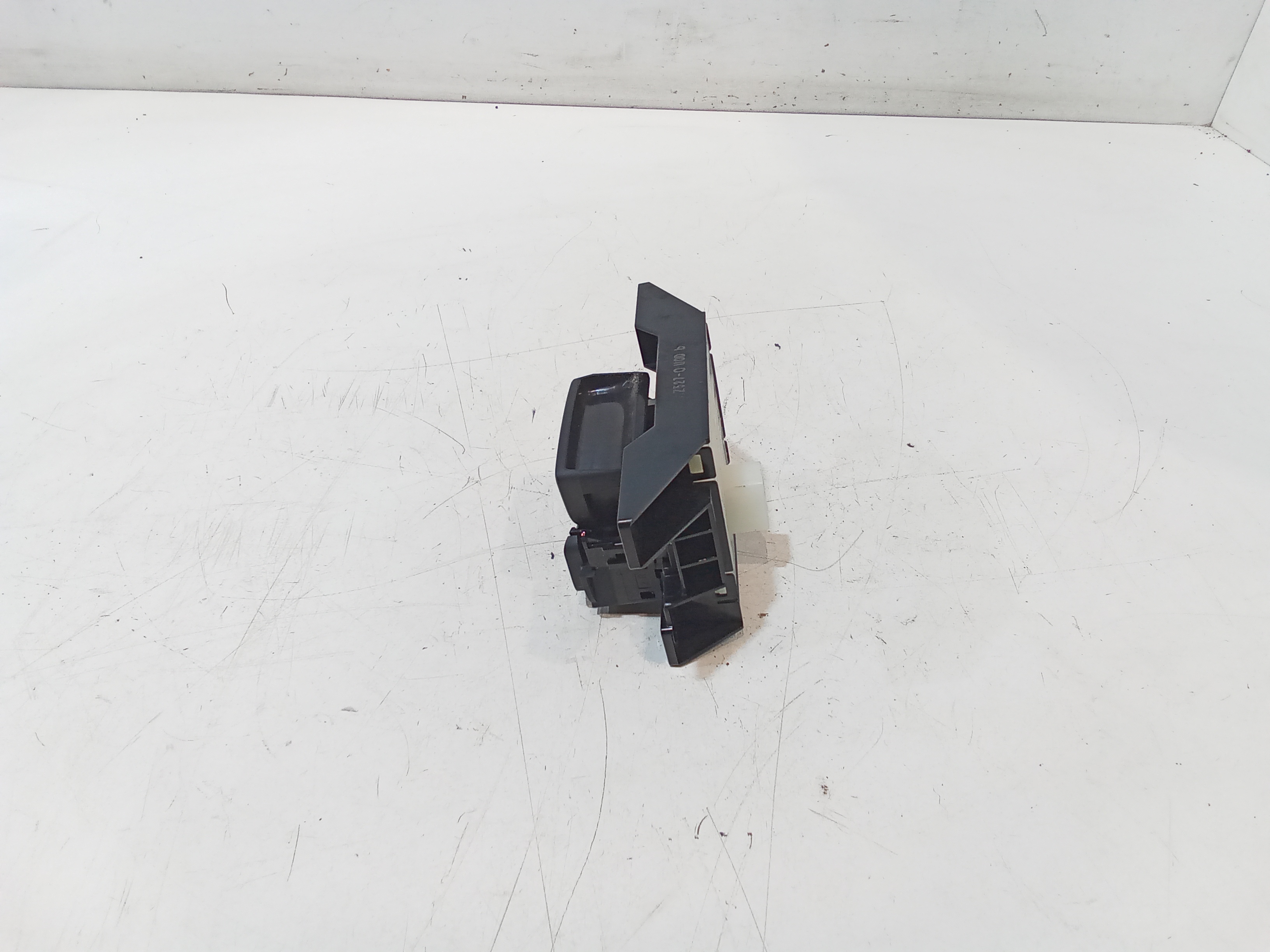 Pulsante freno di stazionamento per Toyota C-hr Ibrida (16>) (2016 - In produzione)