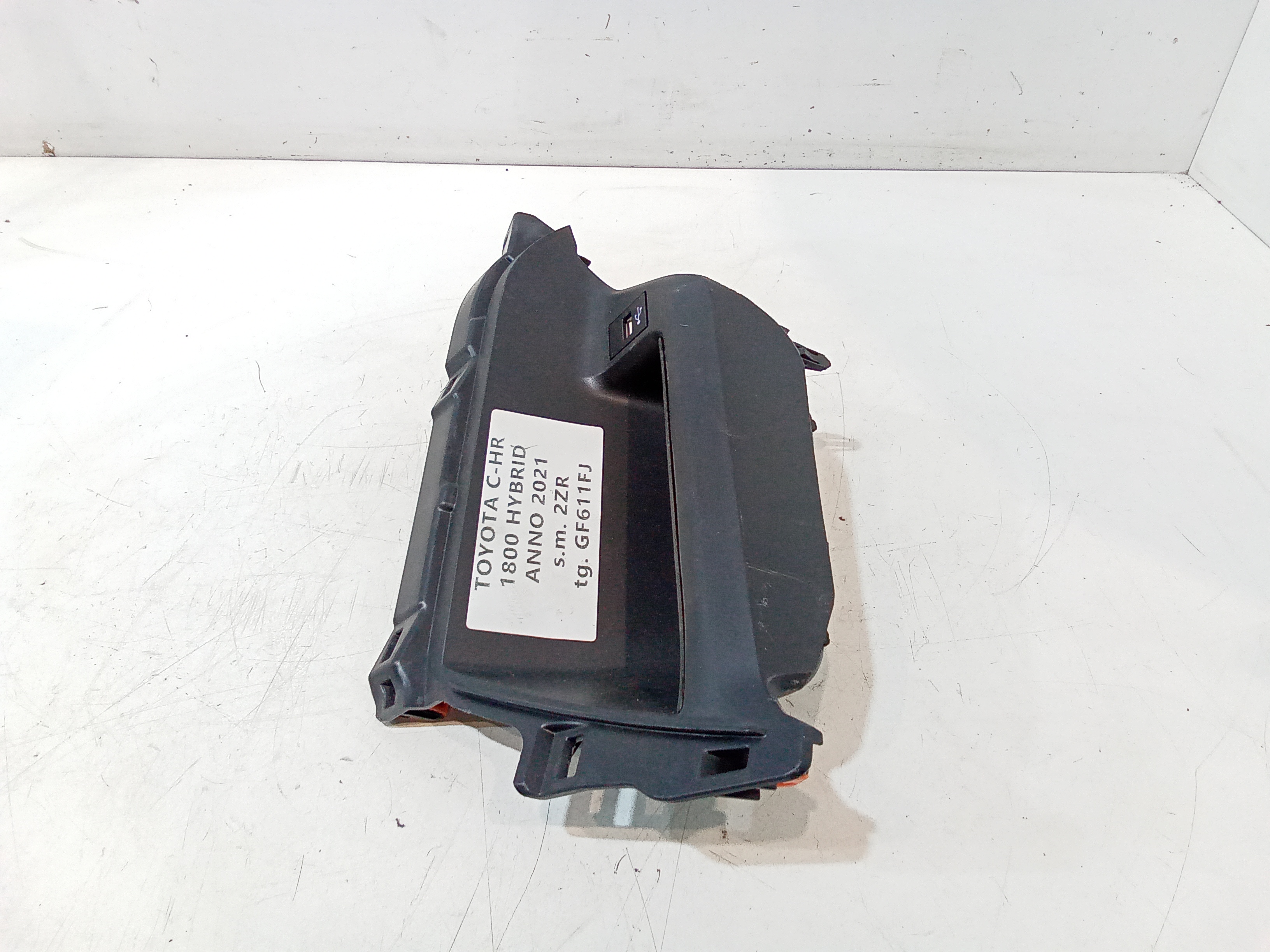 Porta USB per Toyota C-hr Ibrida (16>) (2016 - In produzione)