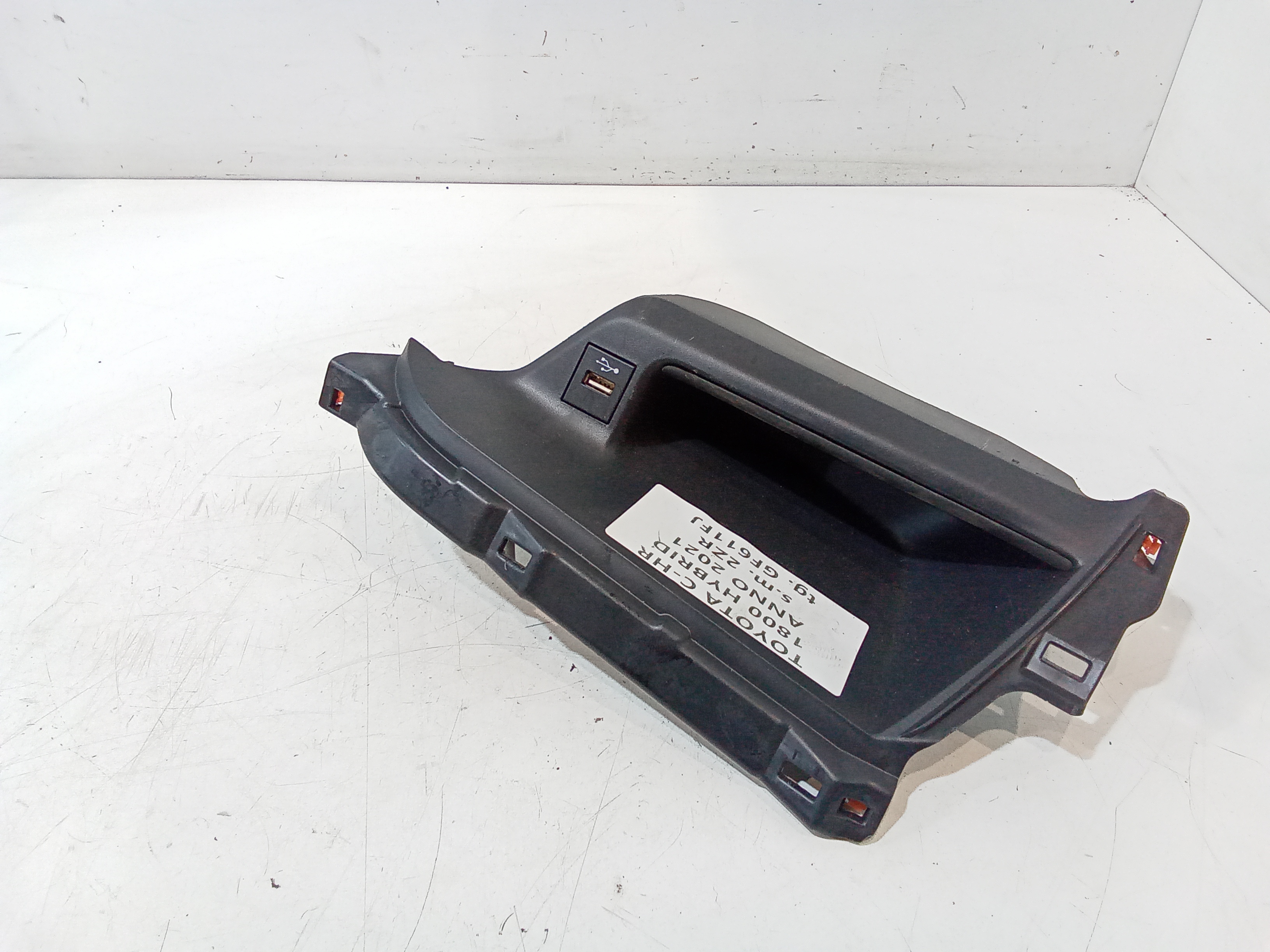 Porta USB per Toyota C-hr Ibrida (16>) (2016 - In produzione)