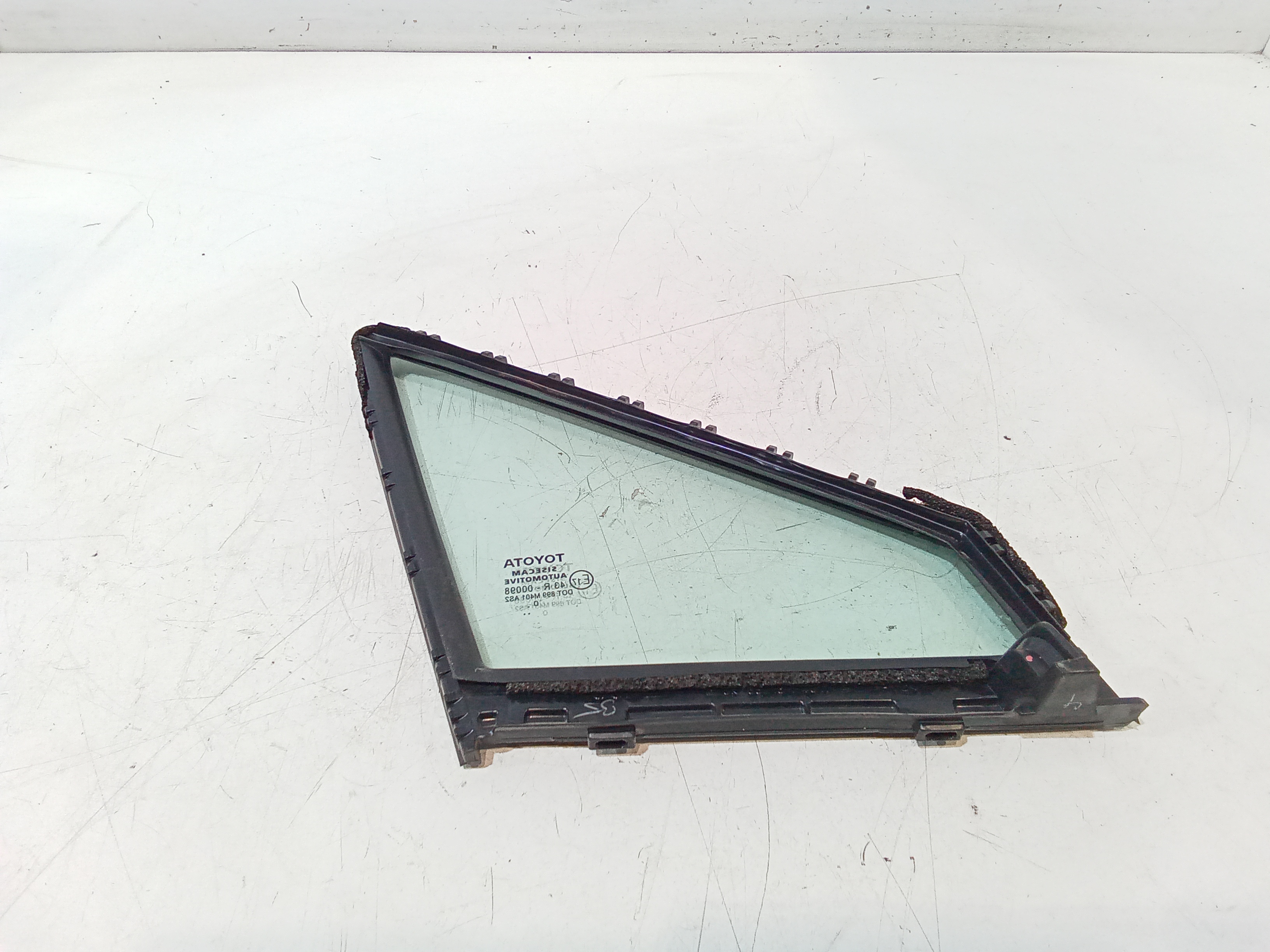 Deflettore ant SX per Toyota C-hr Ibrida (16>) (2016 - In produzione)