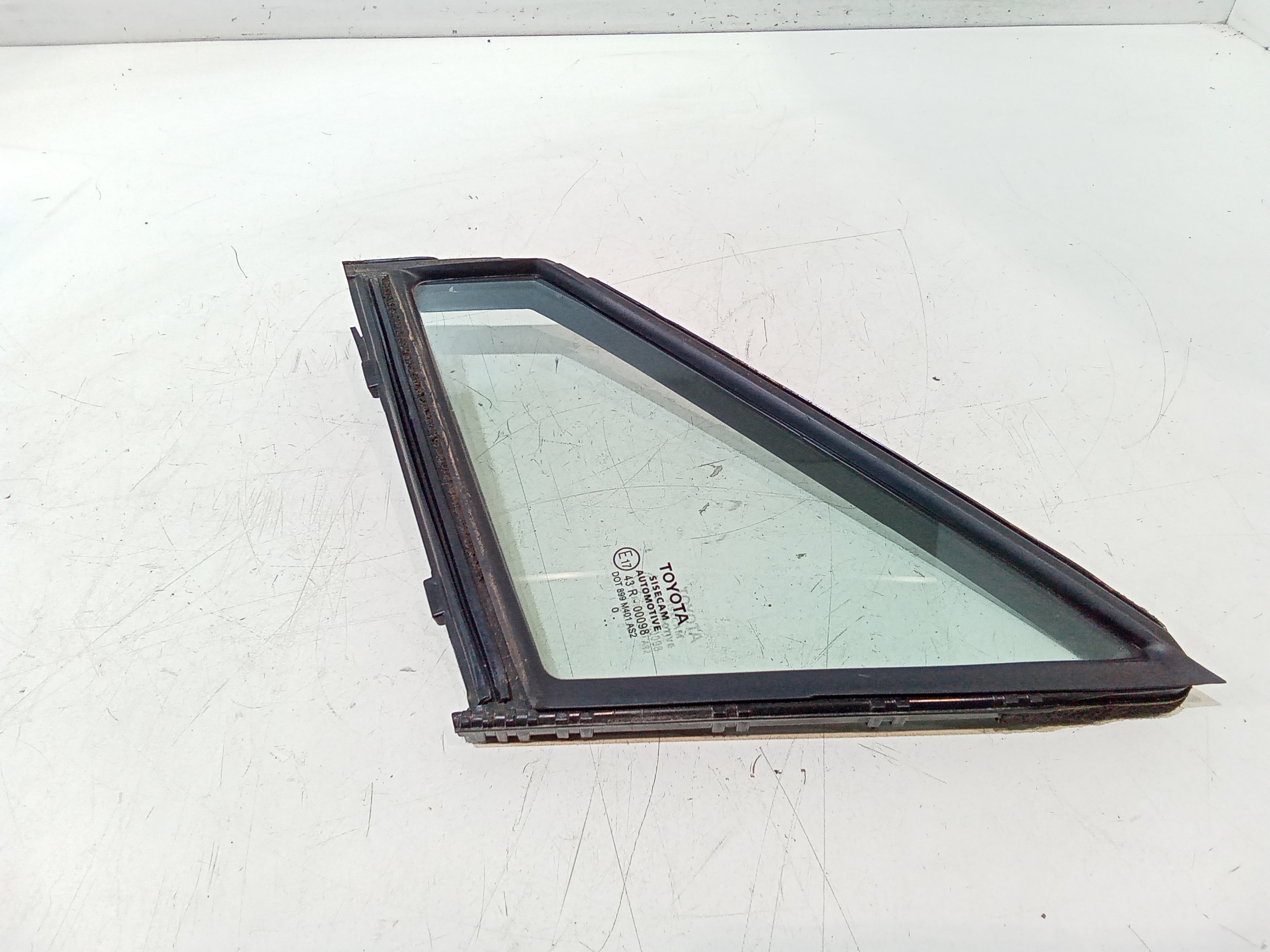 Deflettore ant SX per Toyota C-hr Ibrida (16>) (2016 - In produzione)