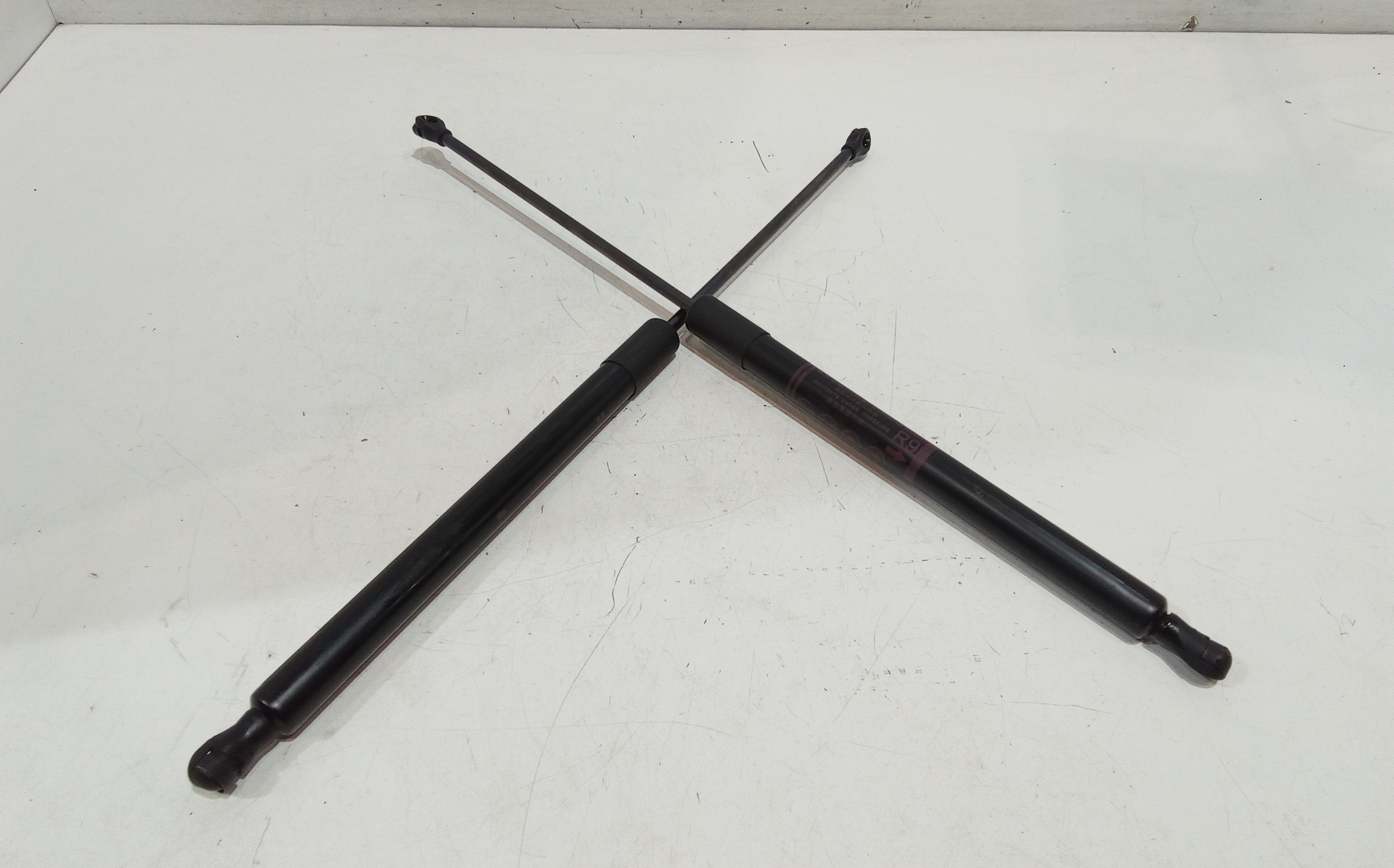 Pistoncini cofano Post. per Toyota C-hr Ibrida (16>) (2016 - In produzione)