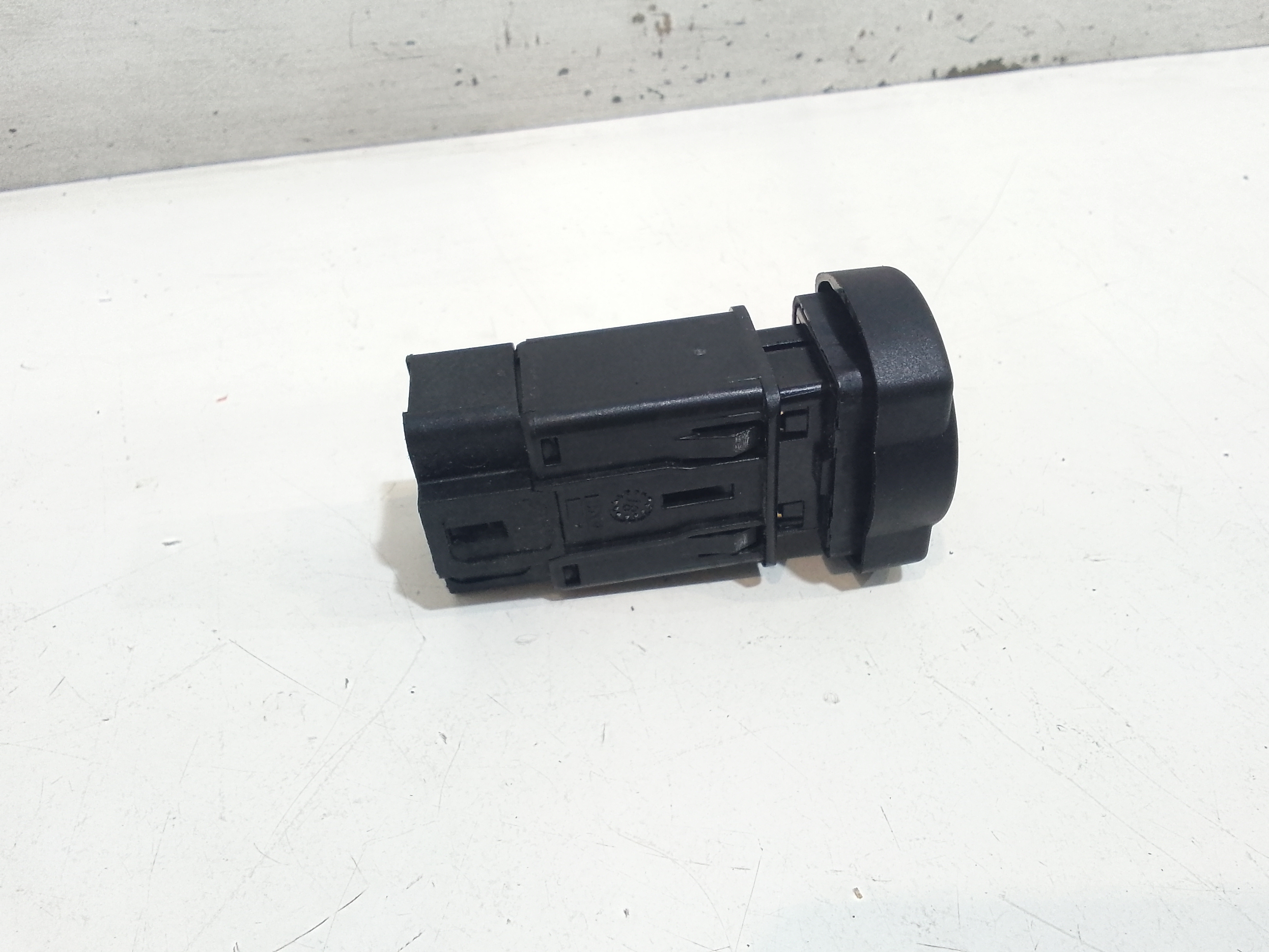 Pulsante luci di emergenza per Dacia Duster 1 Serie (2010 - In produzione)