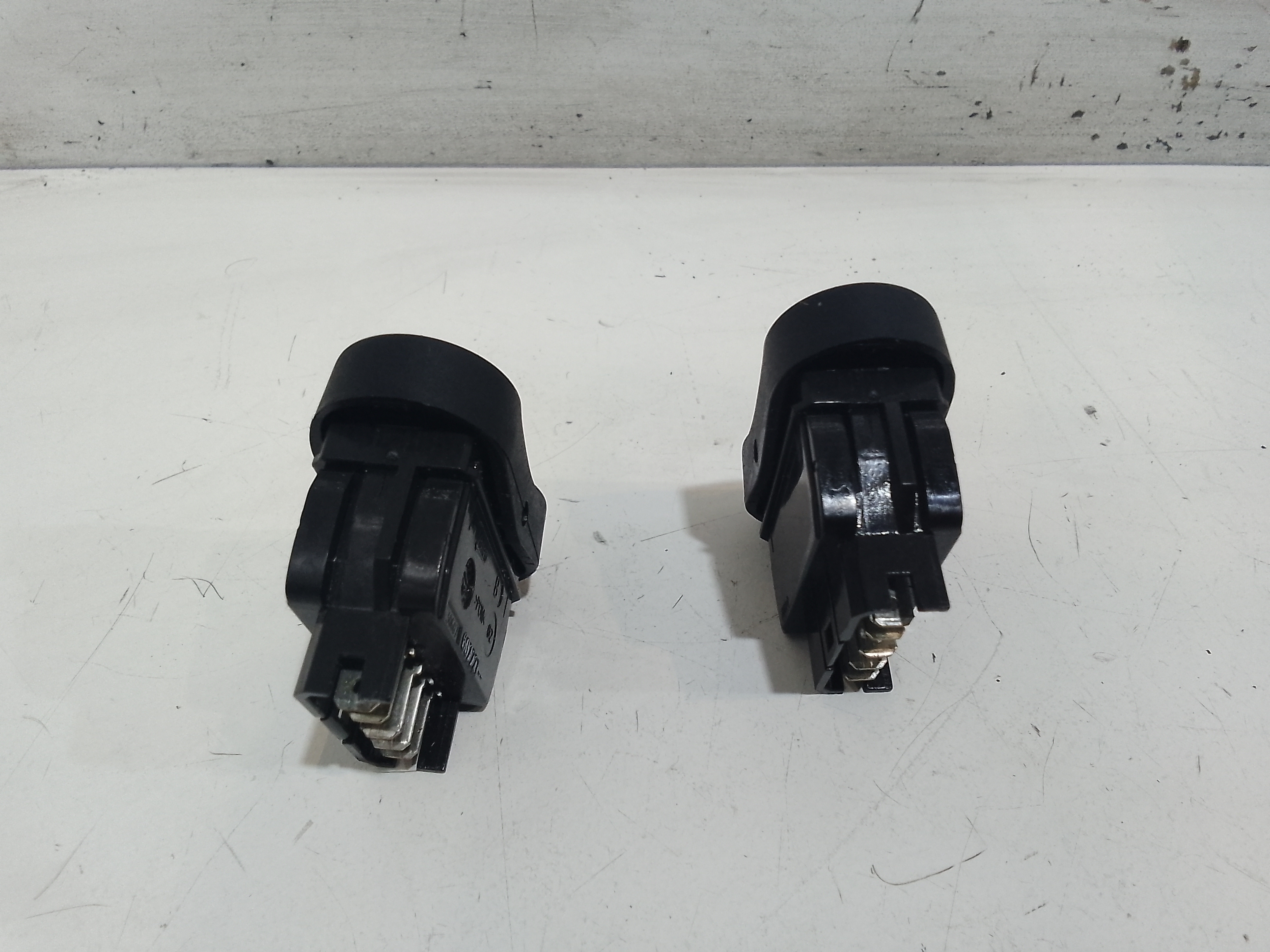 Pulsantiera alzavetri centrale per Dacia Duster 1 Serie (2010 - In produzione)