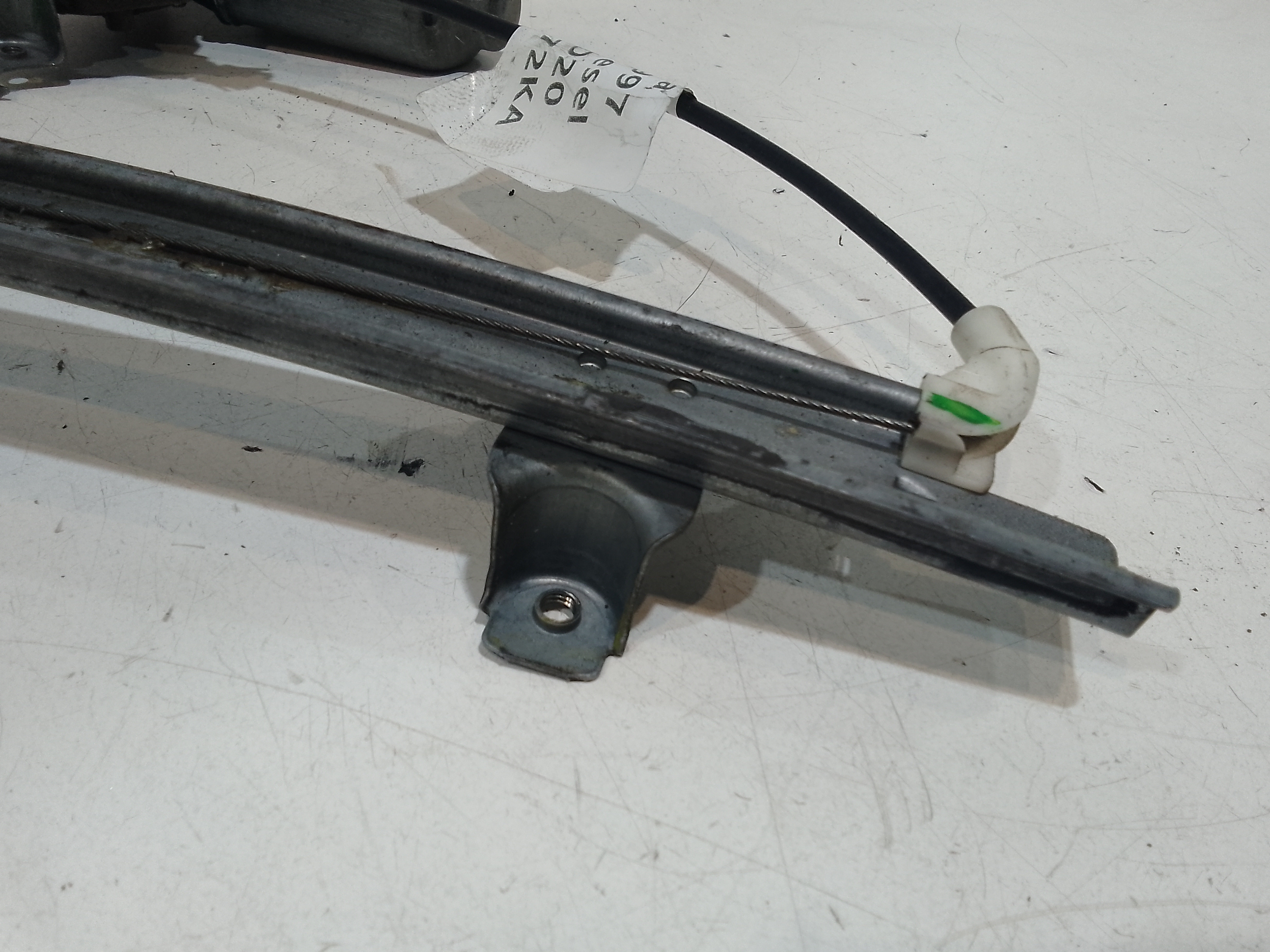 Cremagliera anteriore sinistra Guida per Nissan Primera Berlina 2 Serie (1995 - 2002)