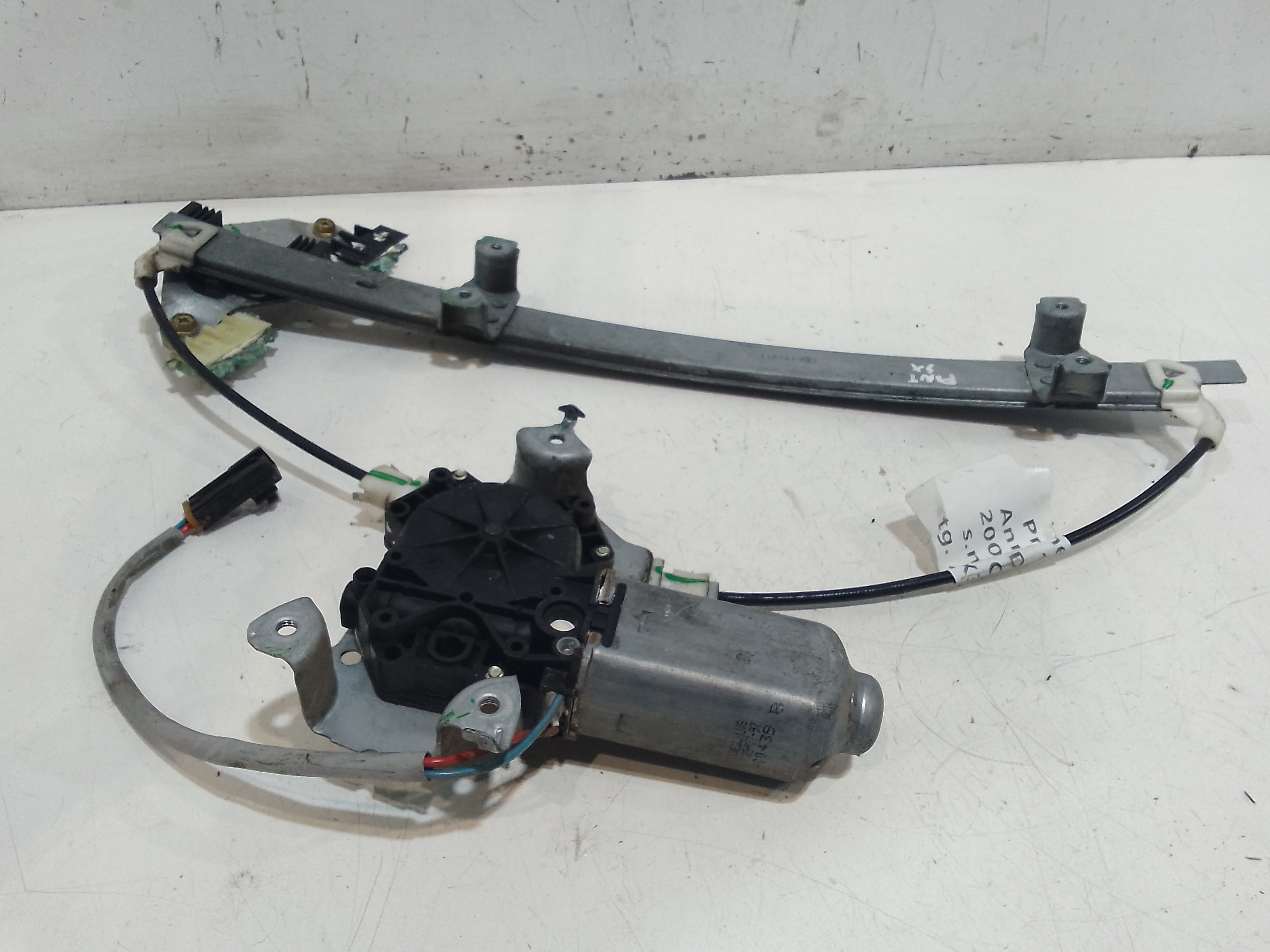 Cremagliera anteriore sinistra Guida per Nissan Primera Berlina 2 Serie (1995 - 2002)