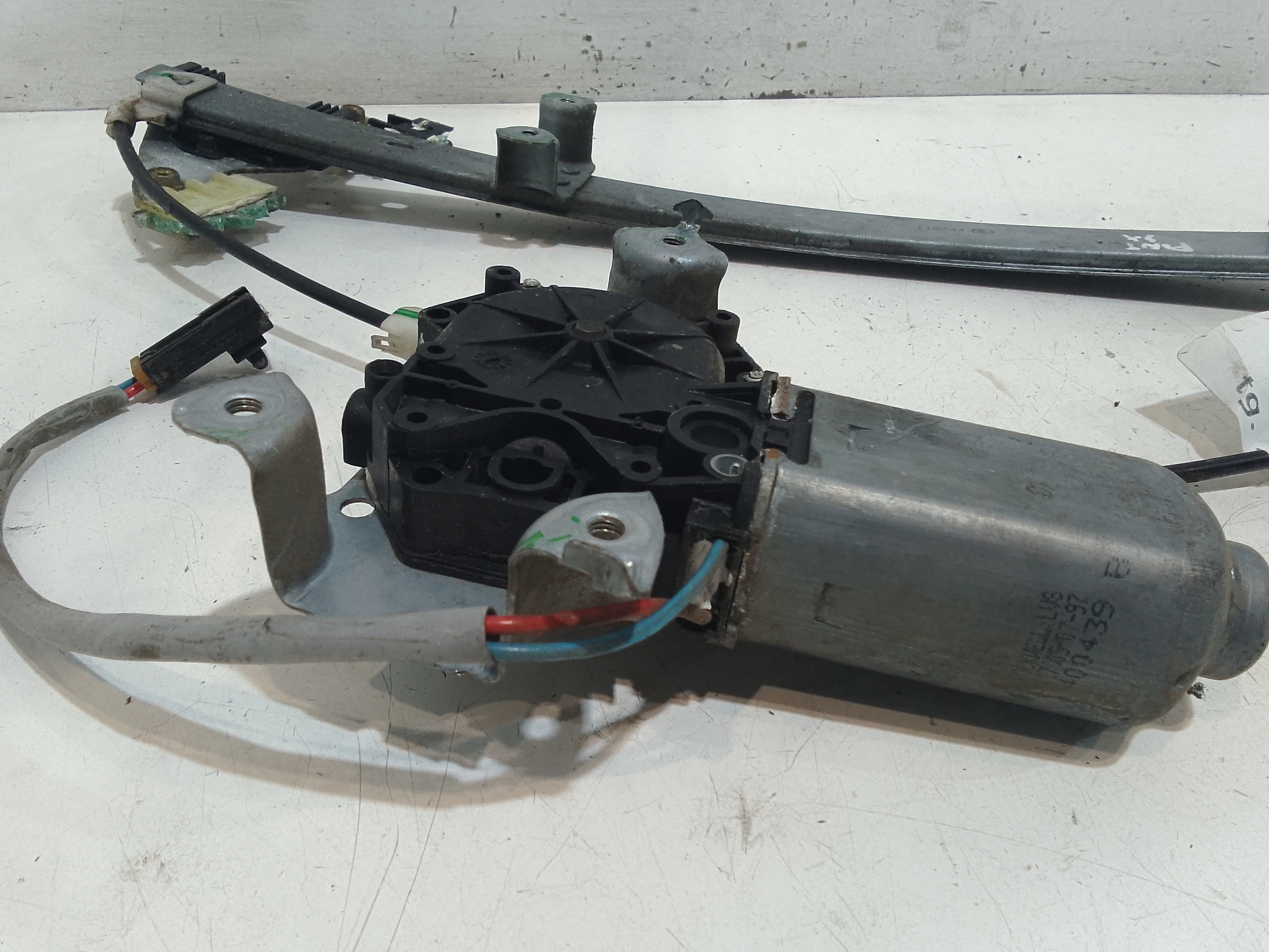 Cremagliera anteriore sinistra Guida per Nissan Primera Berlina 2 Serie (1995 - 2002)