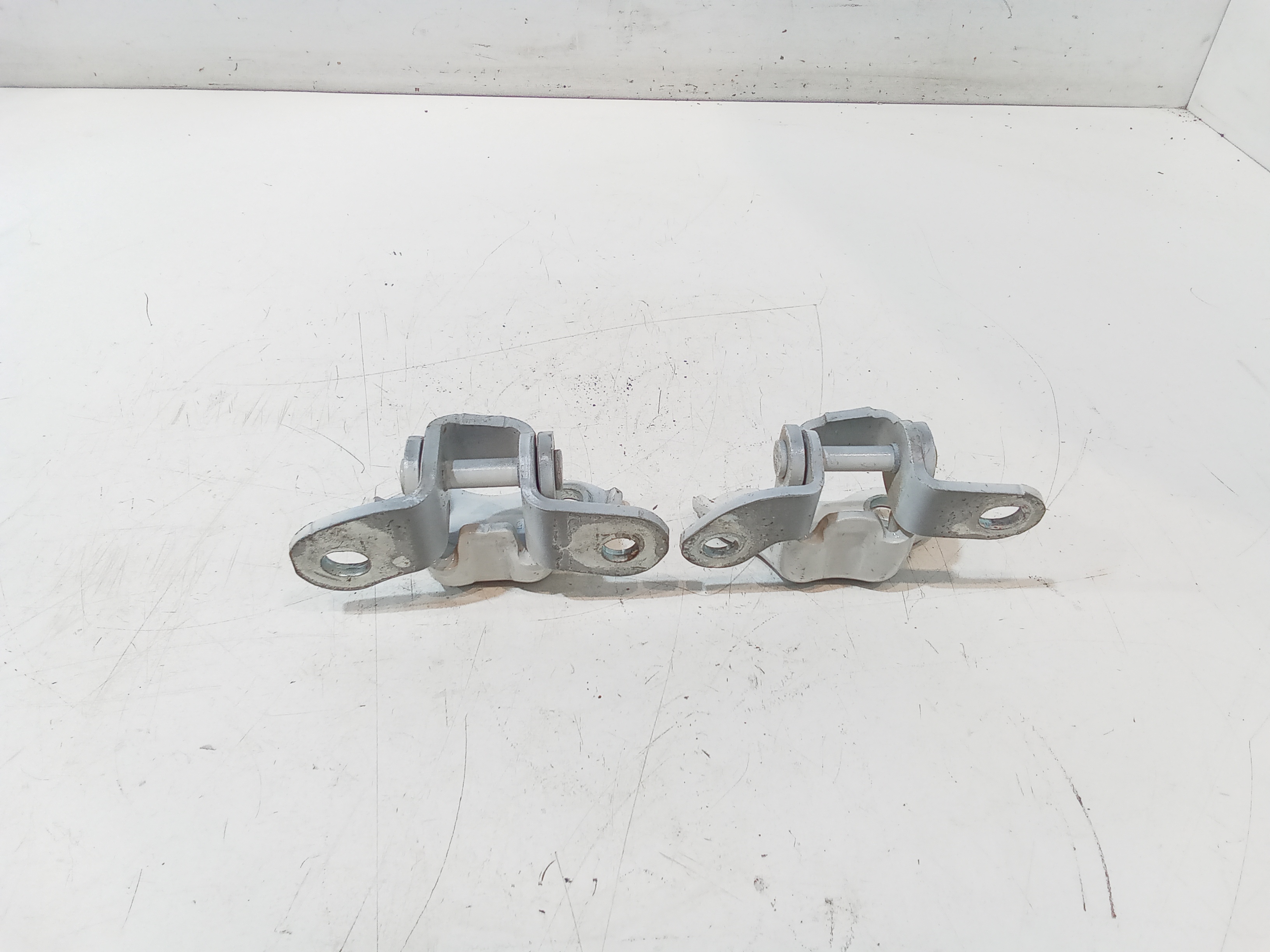 Coppia cerniere porta posteriore DX per Toyota C-hr Ibrida (16>) (2016 - In produzione)