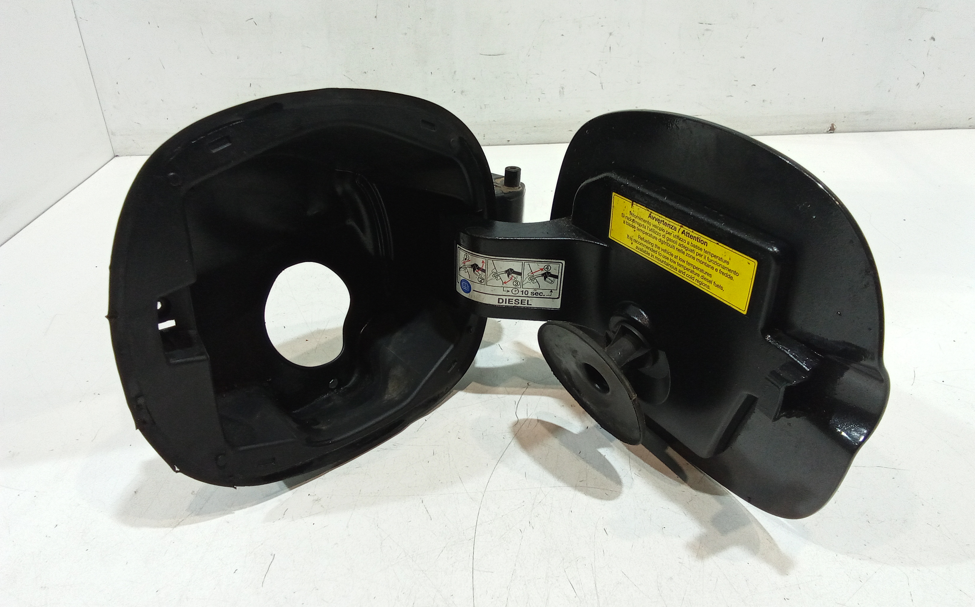 Sportellino Carburante per Fiat 500 L Serie (351_352) (12>) (2012 - In produzione)