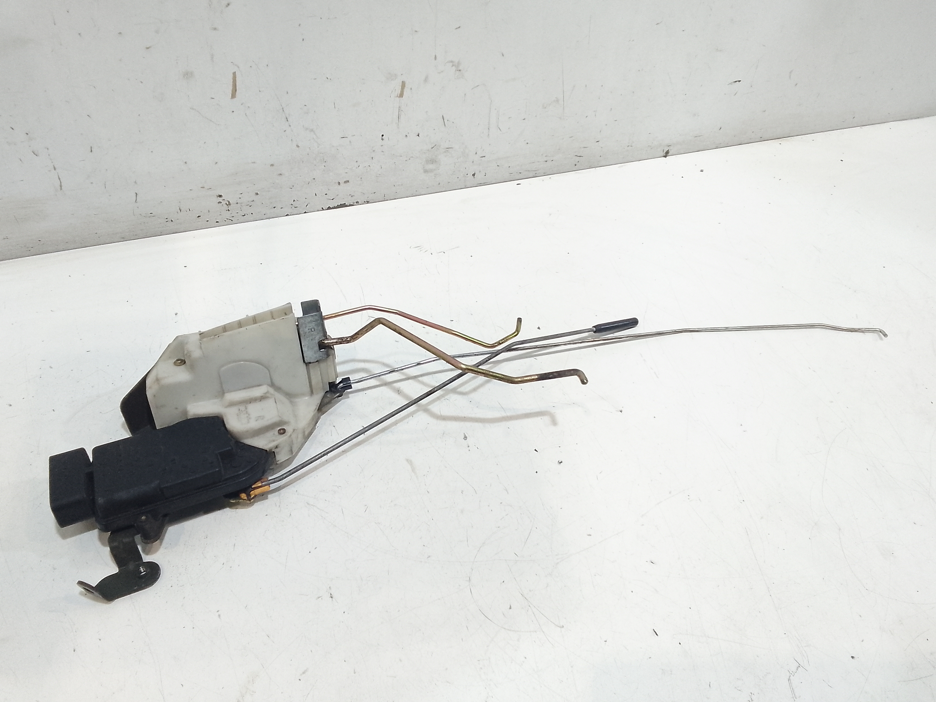 Serratura Anteriore Destra per Suzuki Ignis 2 Serie (2003 - 2009)