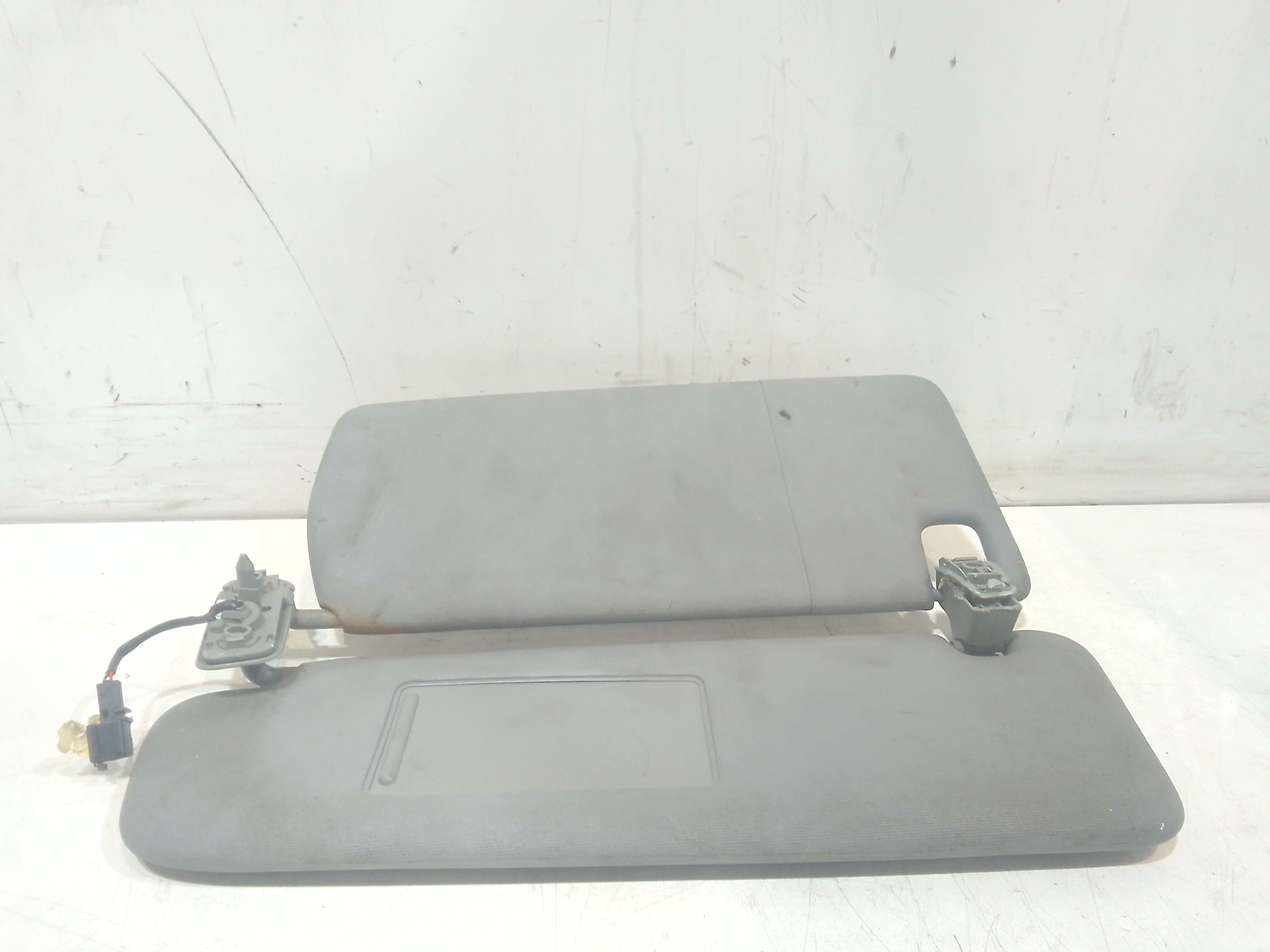 Parasole aletta anteriore Lato Guida per Volkswagen Touareg 1 Serie (2002 - 2006)