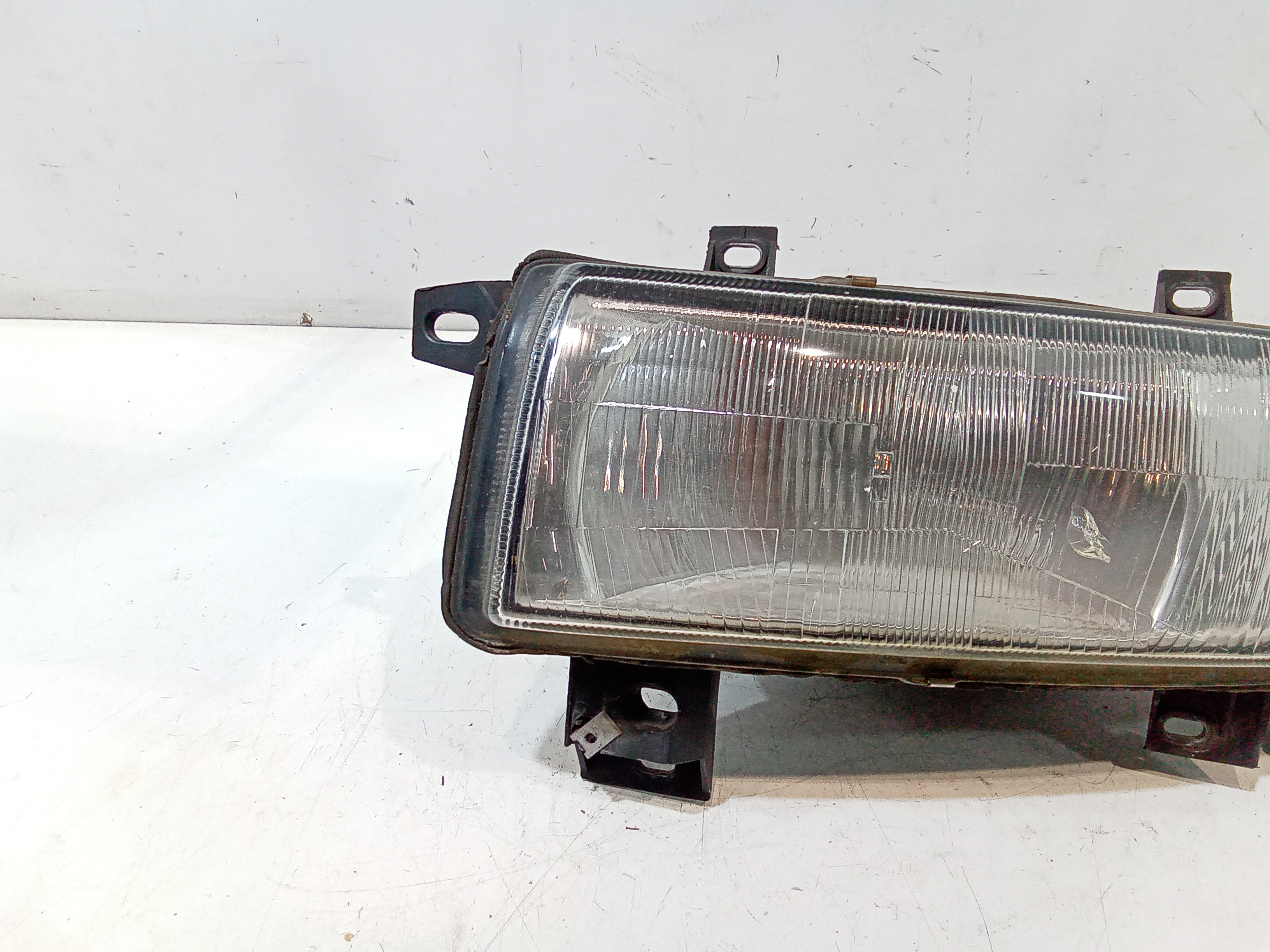 Faro anteriore Sinistro Guida per Renault Master 2 Serie (1997 - 2003)