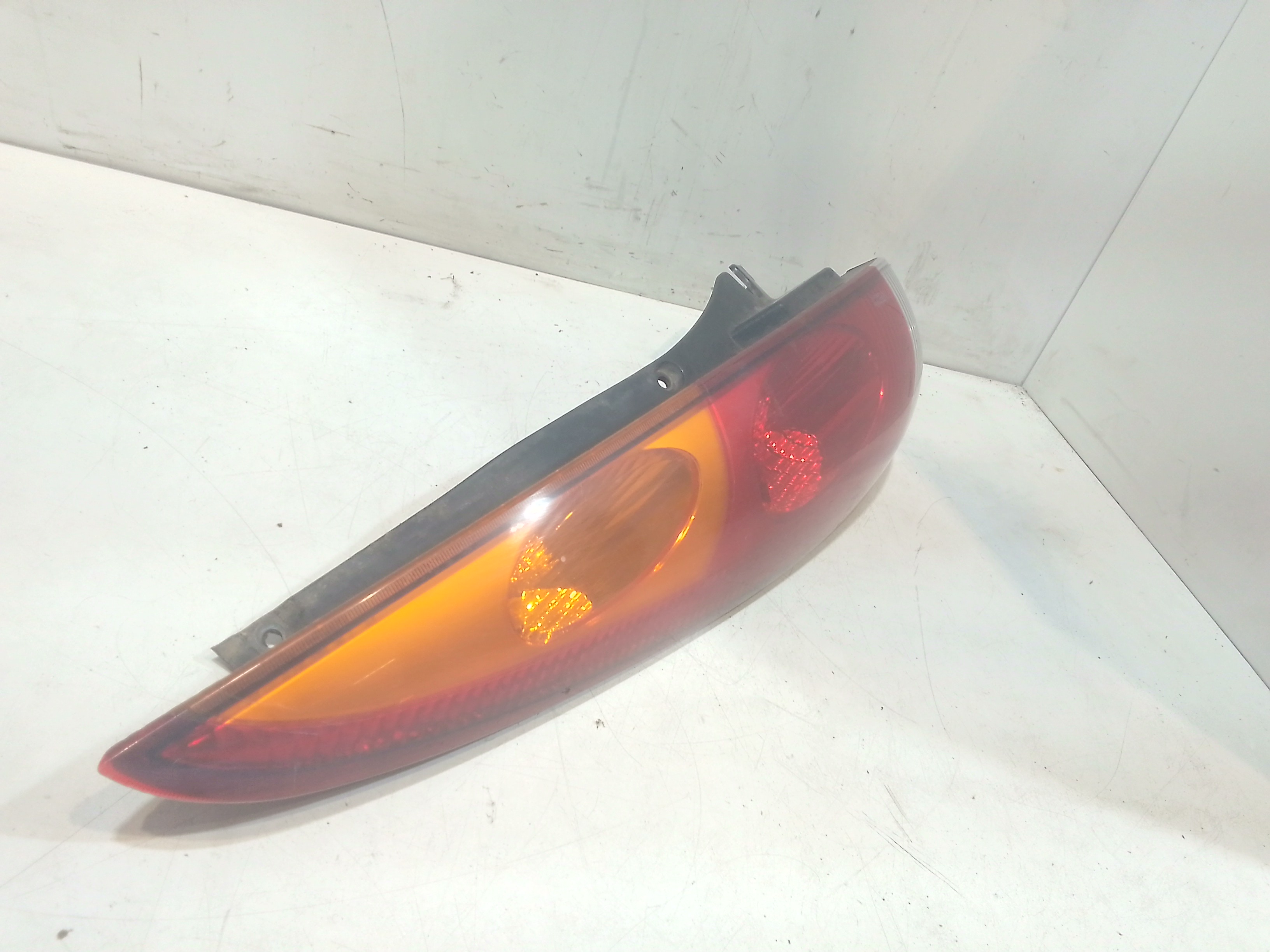 Stop fanale Posteriore sinistro lato Guida per Nissan Almera 2 Serie (2000 - 2003)