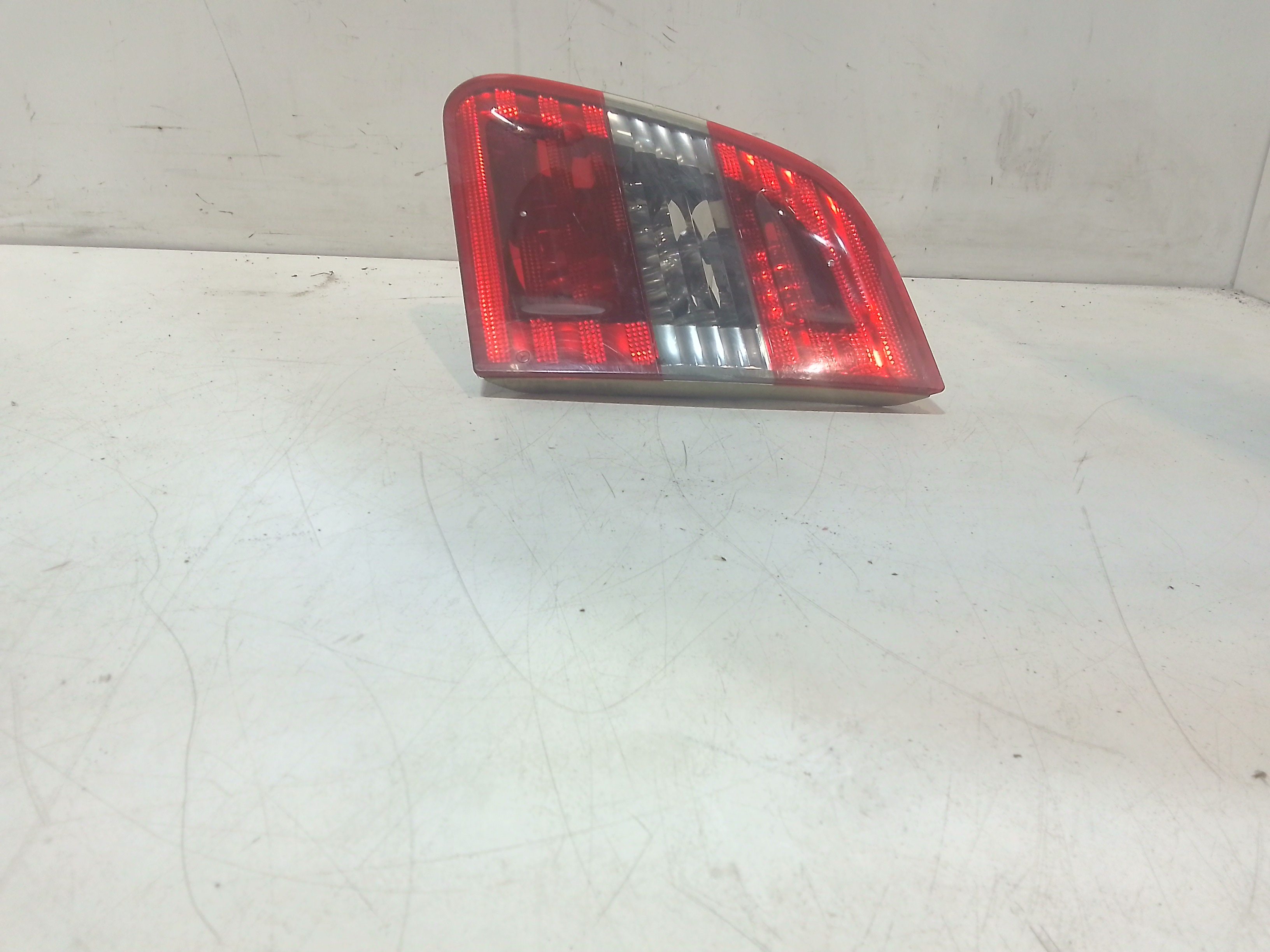 Stop Posteriore Destro Integrato nel Portello per Mercedes Classe B W245 1 Serie (2005 - 2011)